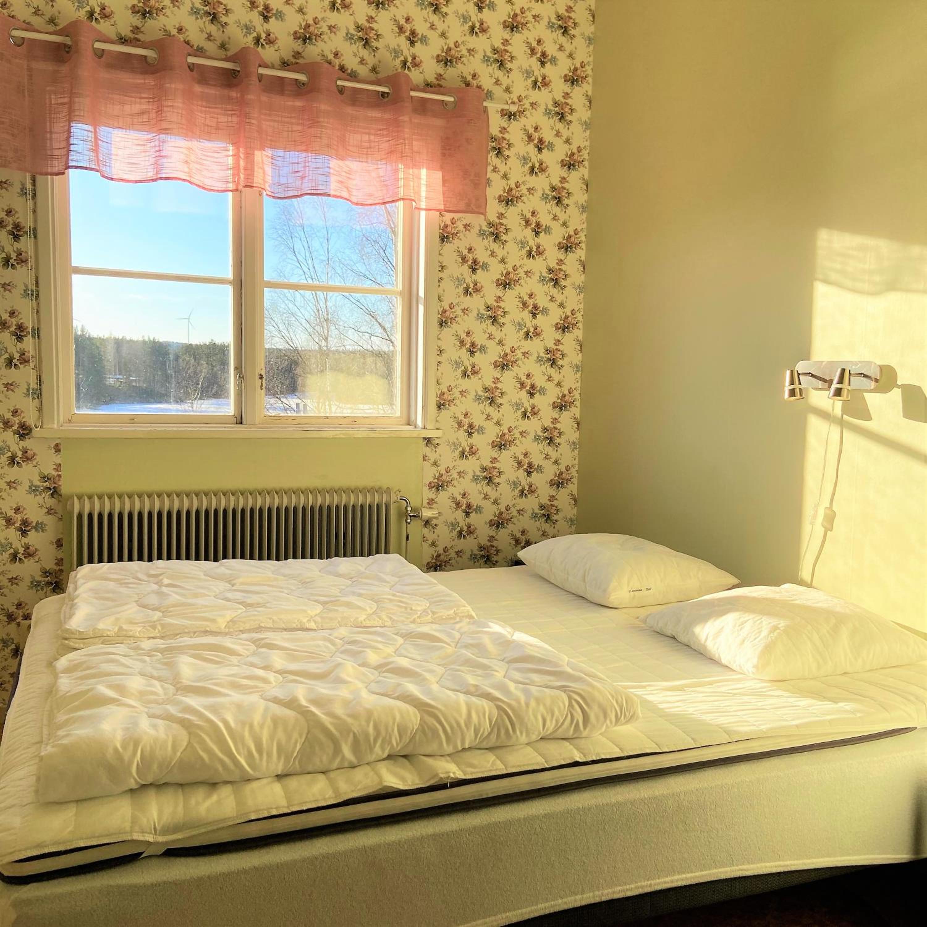 Double Room with Shared Bathroom photo 3