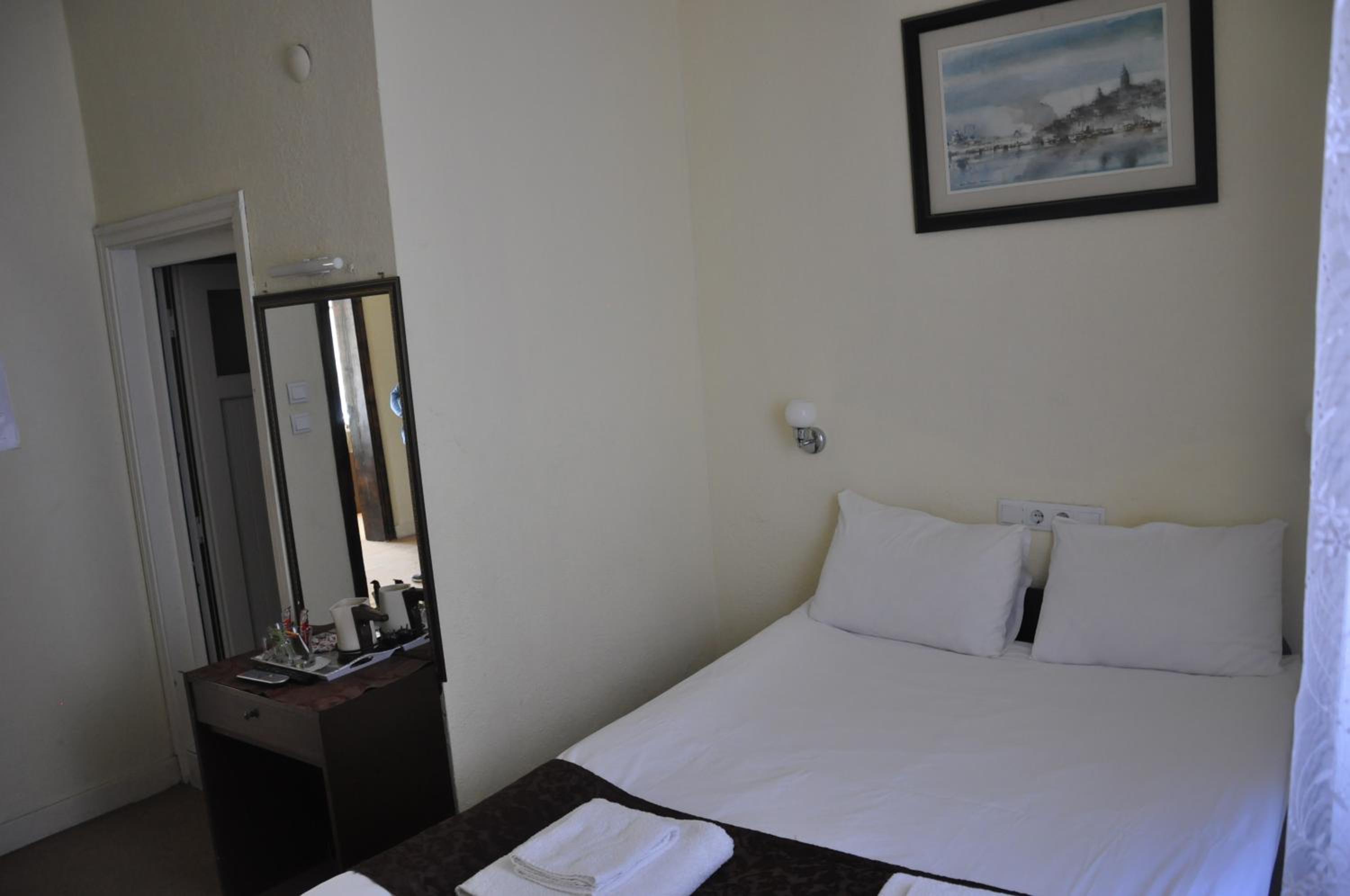 Single Room photo 3