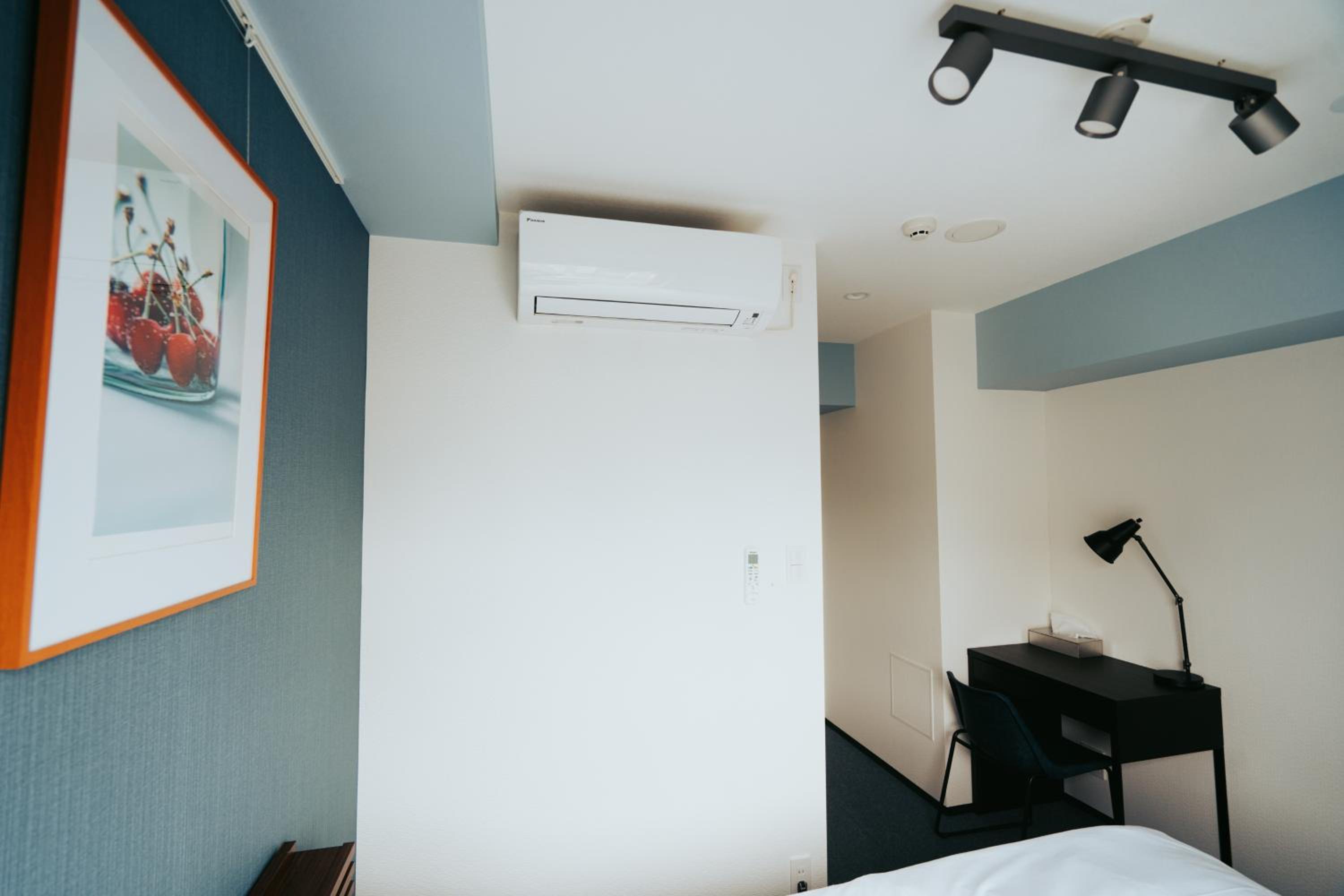 Semi Double Room (Large Single) photo 2