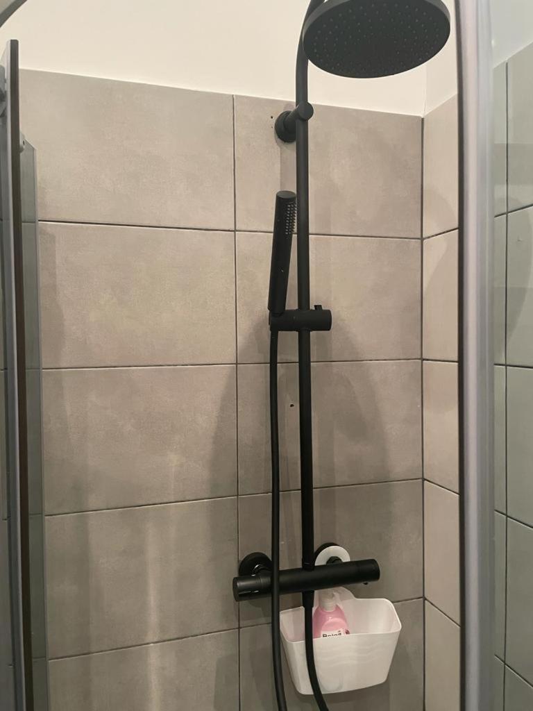 One-Bedroom Apartment - Photo 6