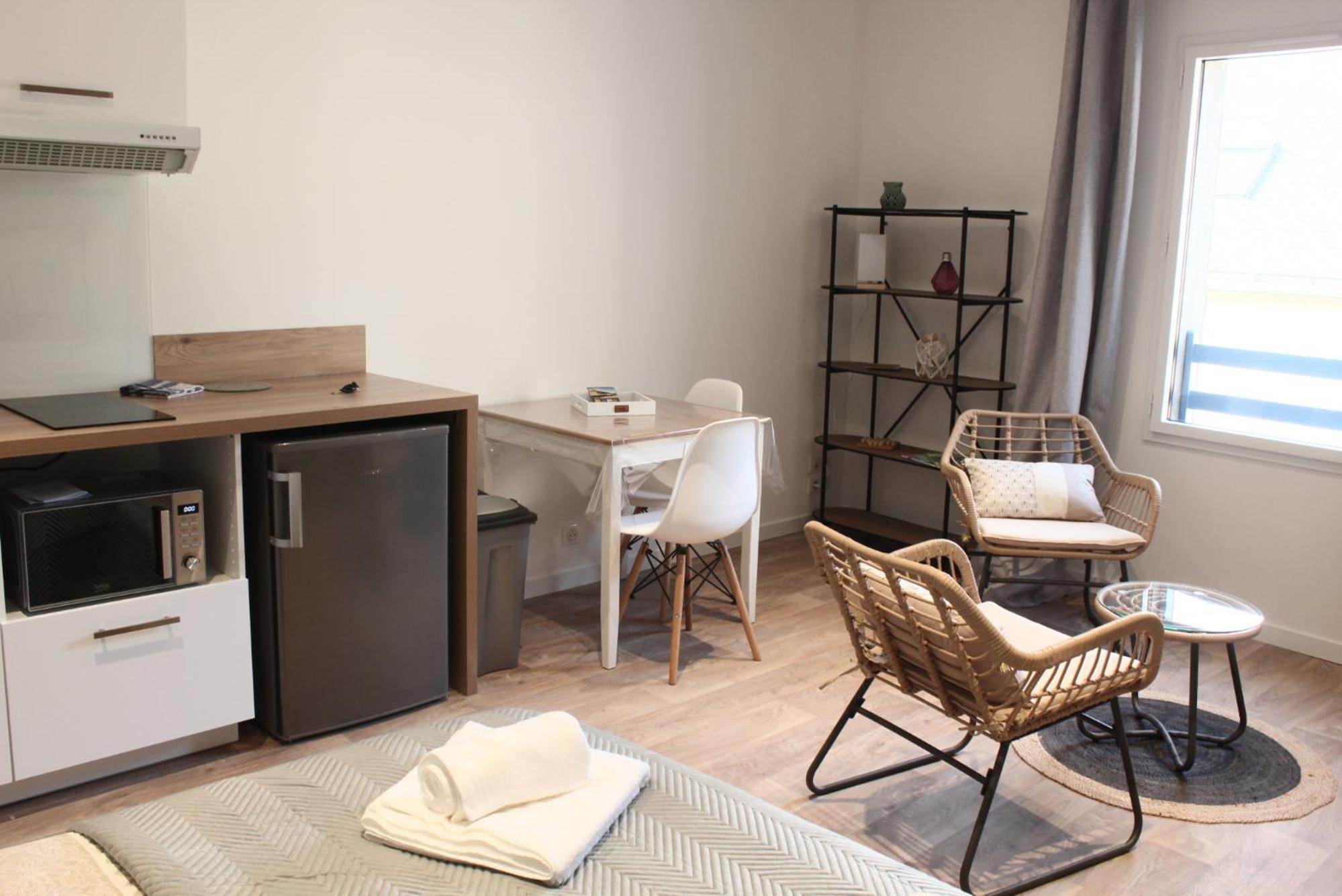 Studio Apartment photo 1