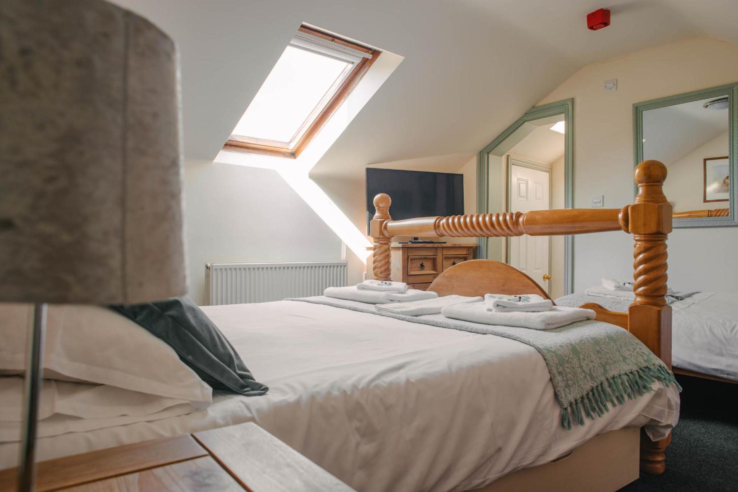 Double Room with Extra Bed photo 3