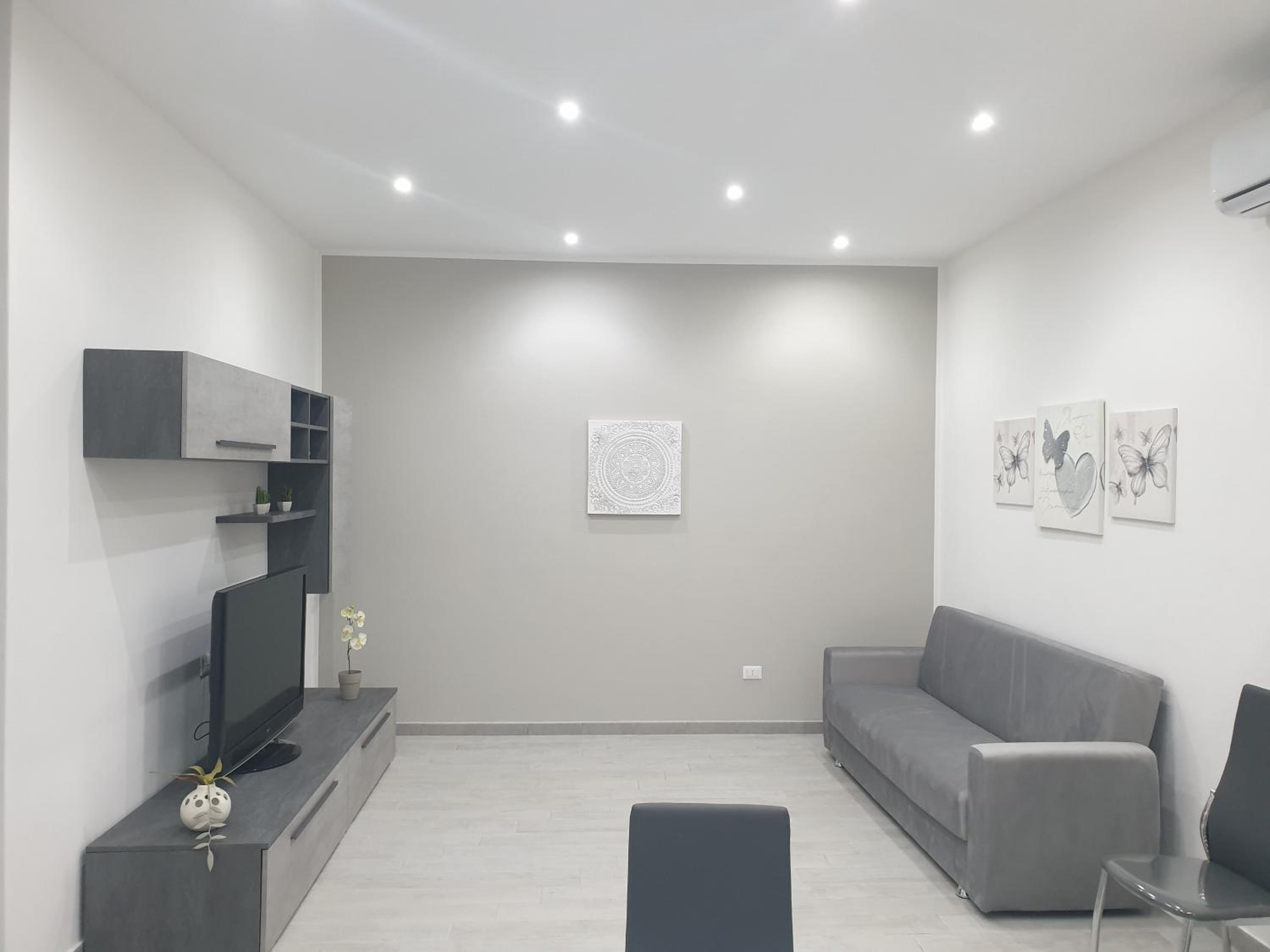 Two-Bedroom House photo 2