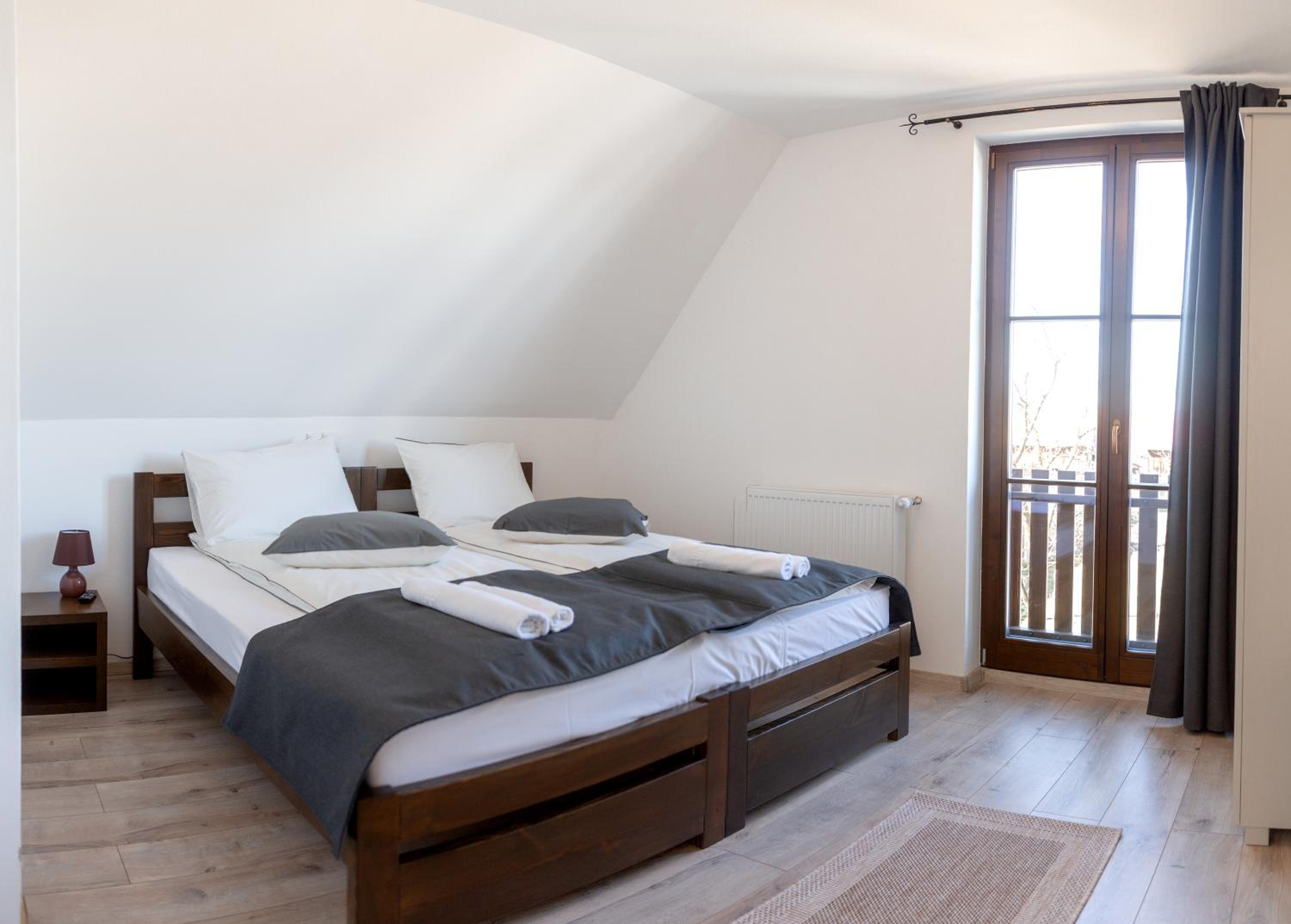 Quadruple Room with Private Bathroom - Photo 3