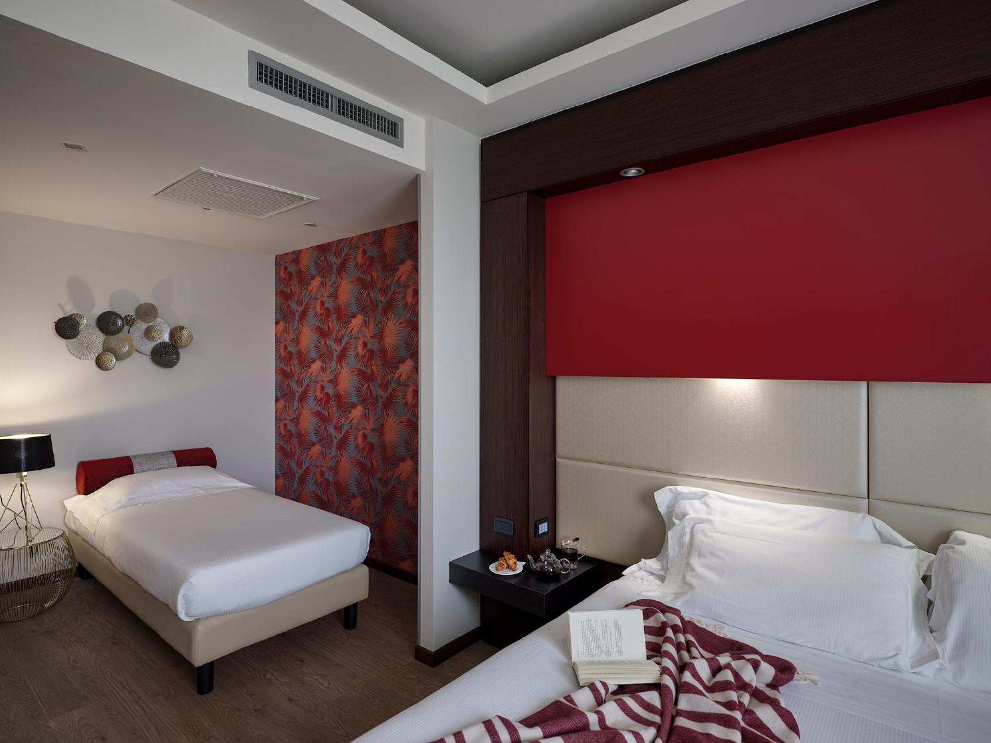 Deluxe Quadruple Room - Photo 5