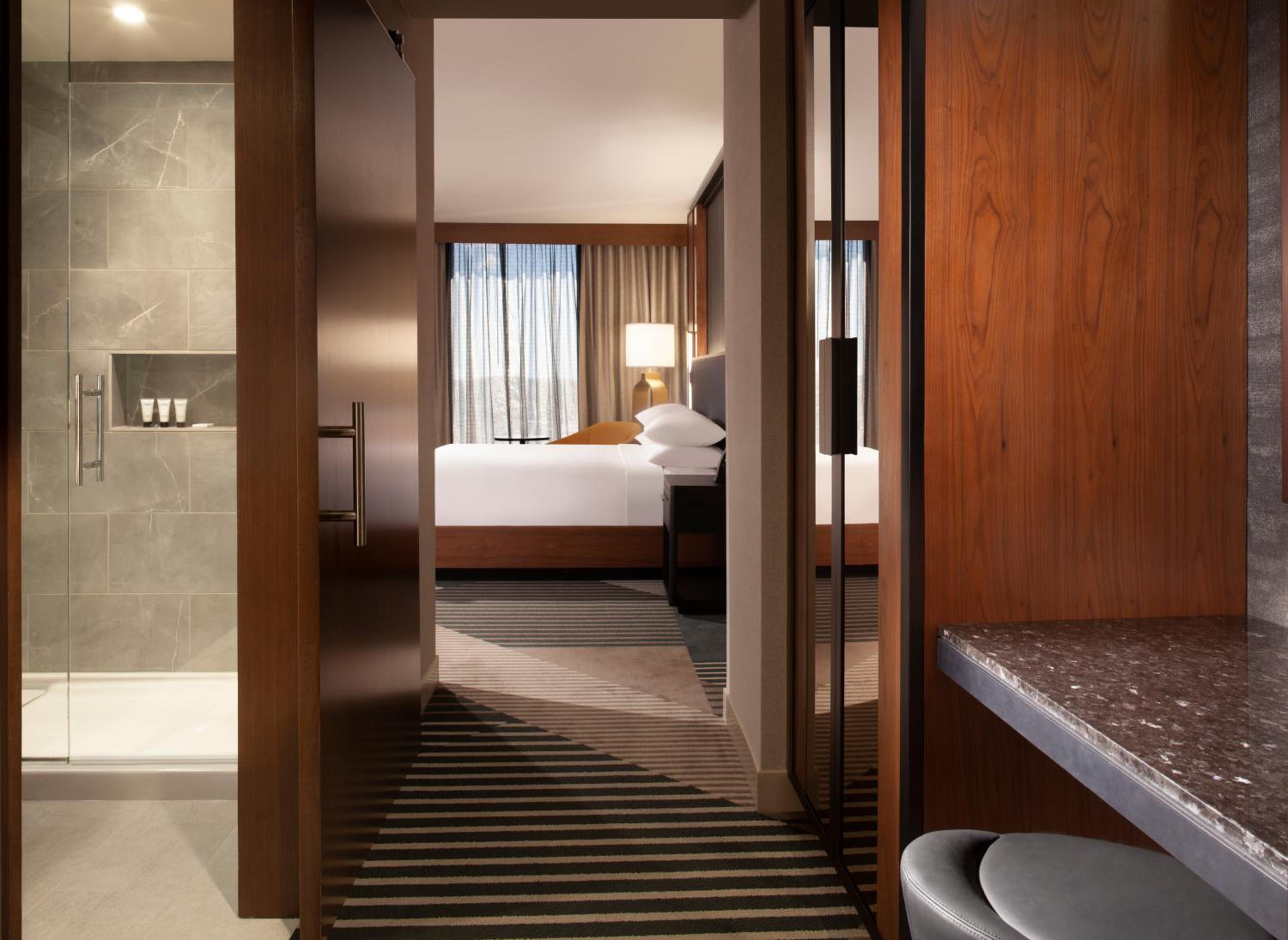 Executive King Suite - Photo 5