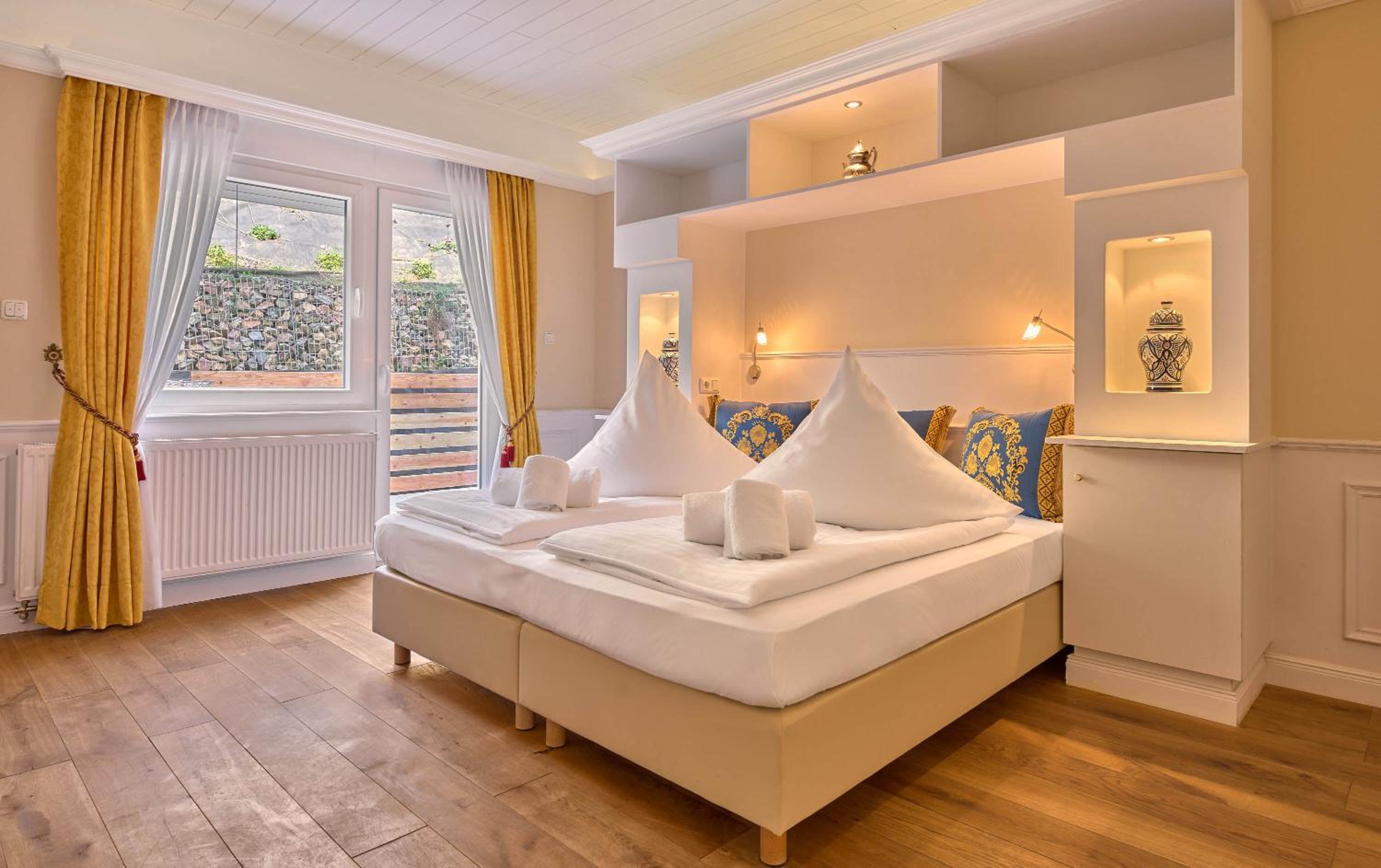 Double Room with Balcony (2 Adults + 1 Child)