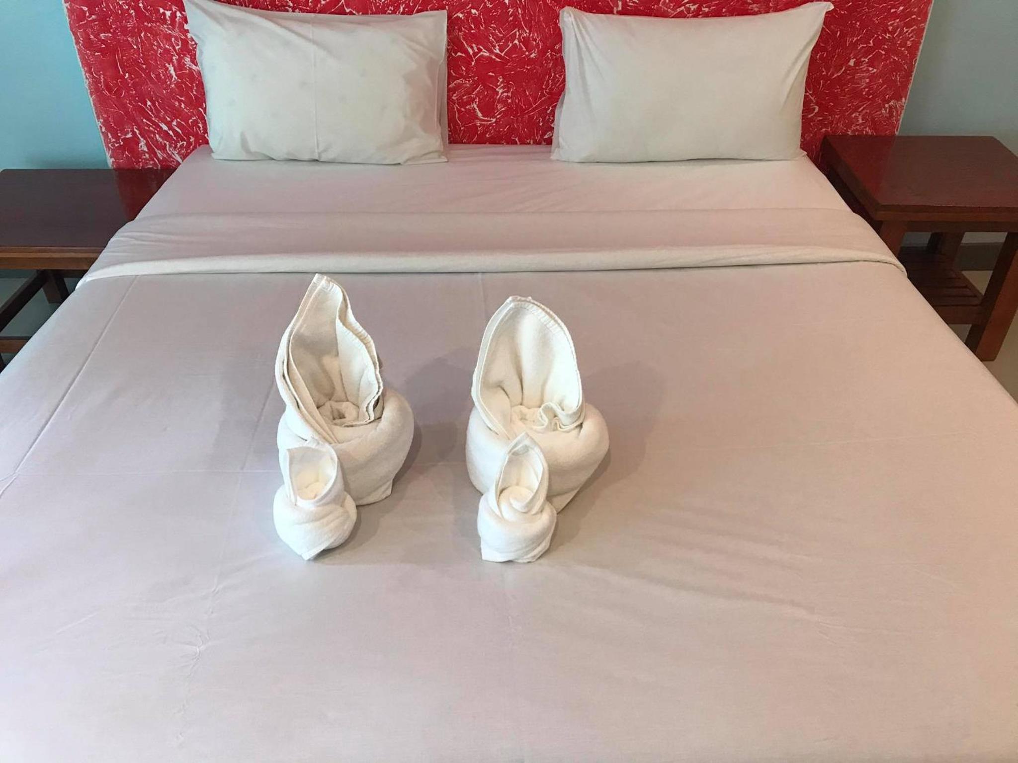 Deluxe King Room - Photo 6