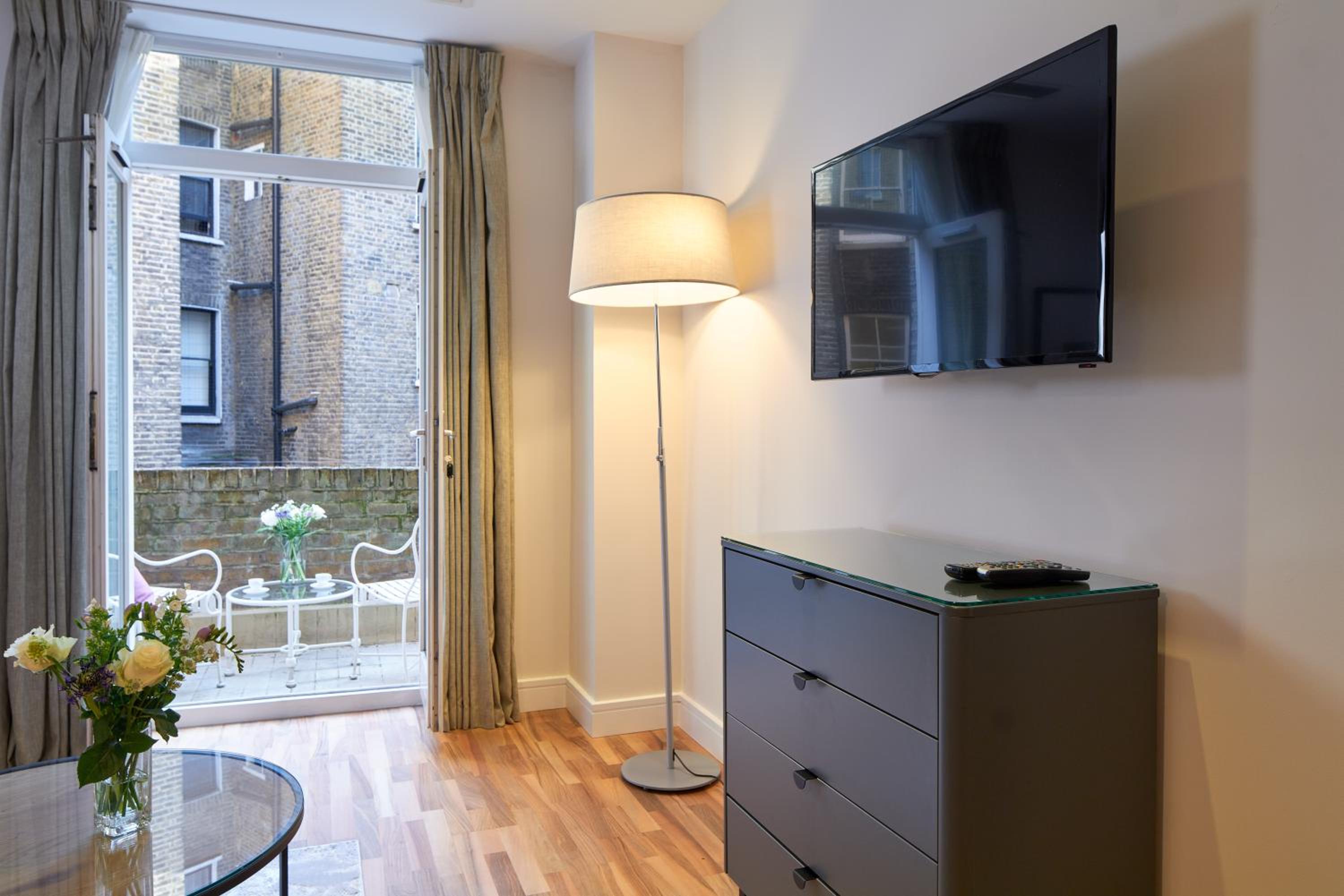 Luxury One Bedroom Open Plan Apartment