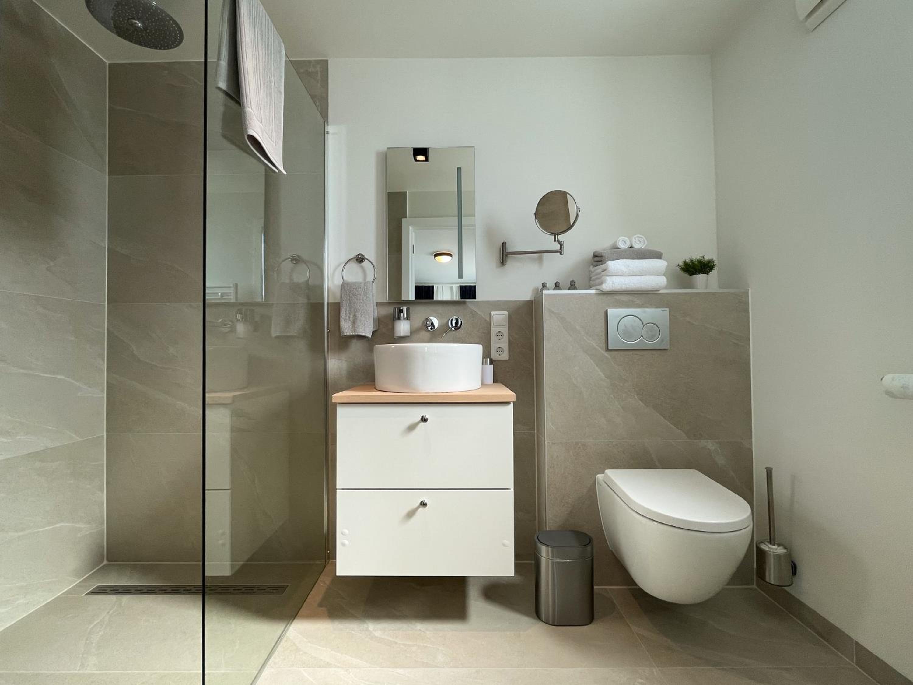 Deluxe Triple Room - Photo 88