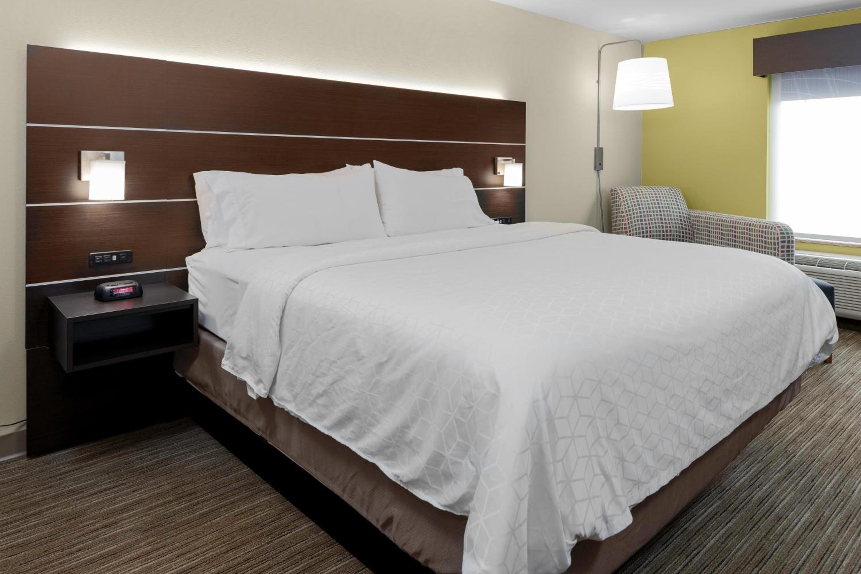Standard King Room - Photo 1