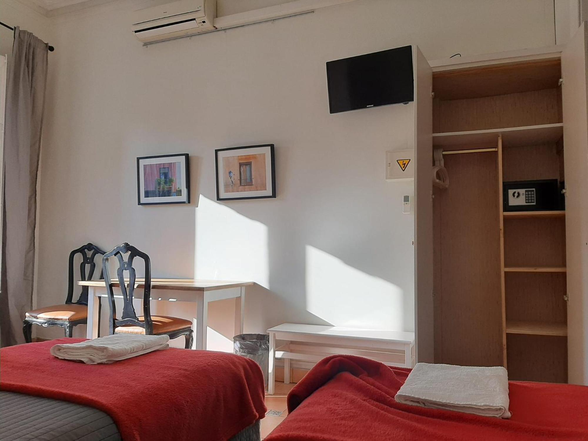 Standard Twin Room photo 3