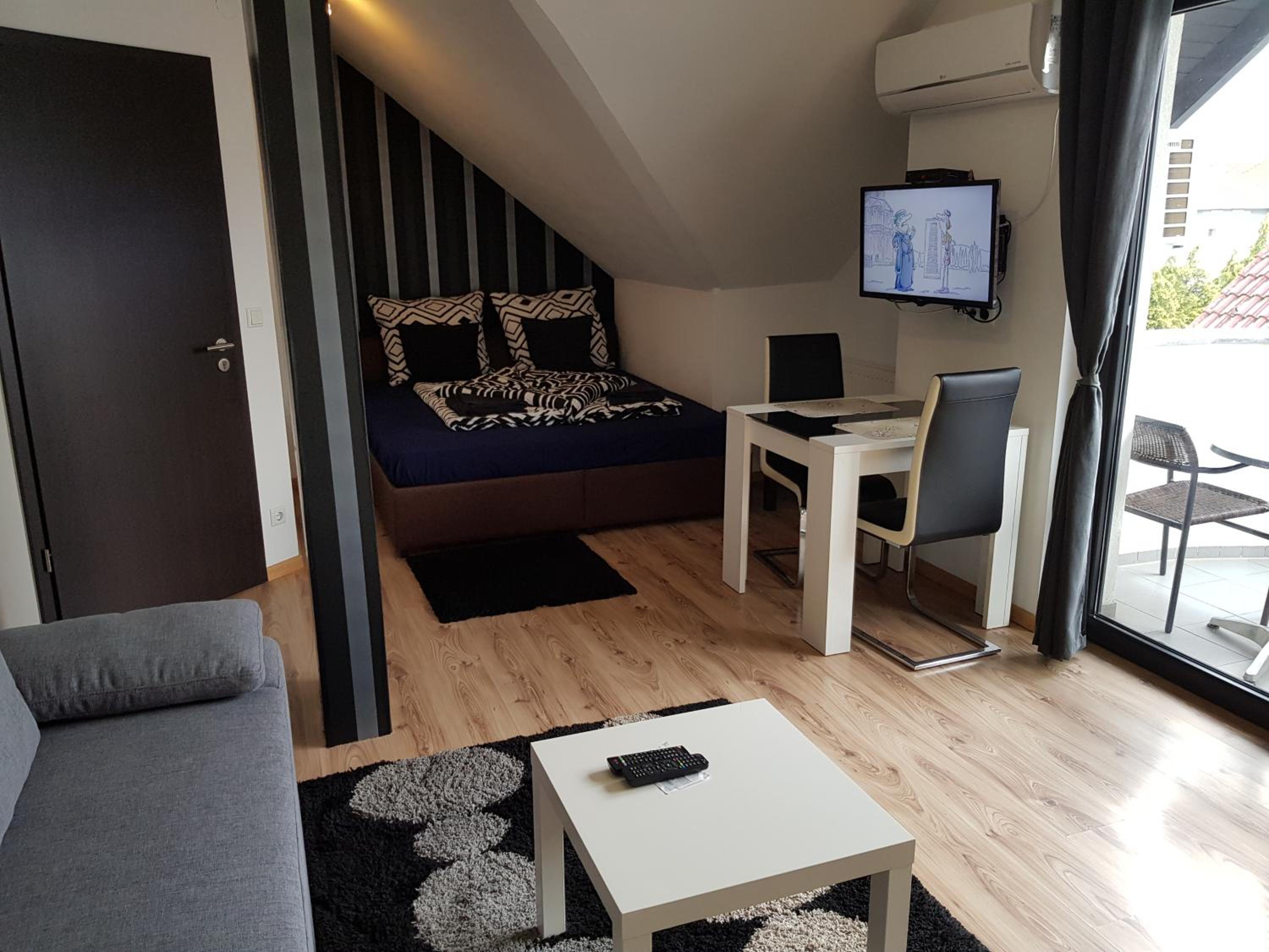 Apartment photo 1