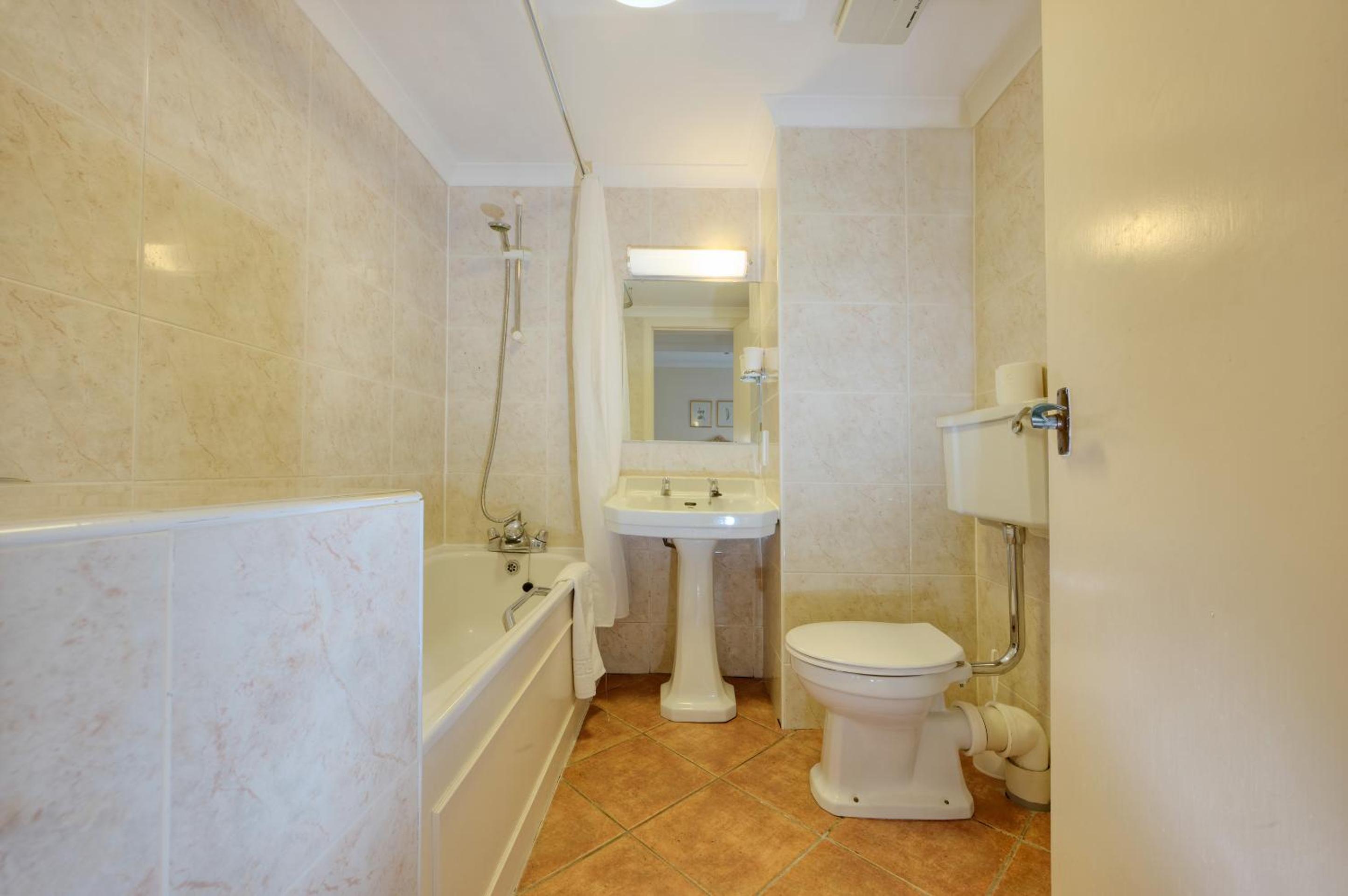 Double Room - Photo 2