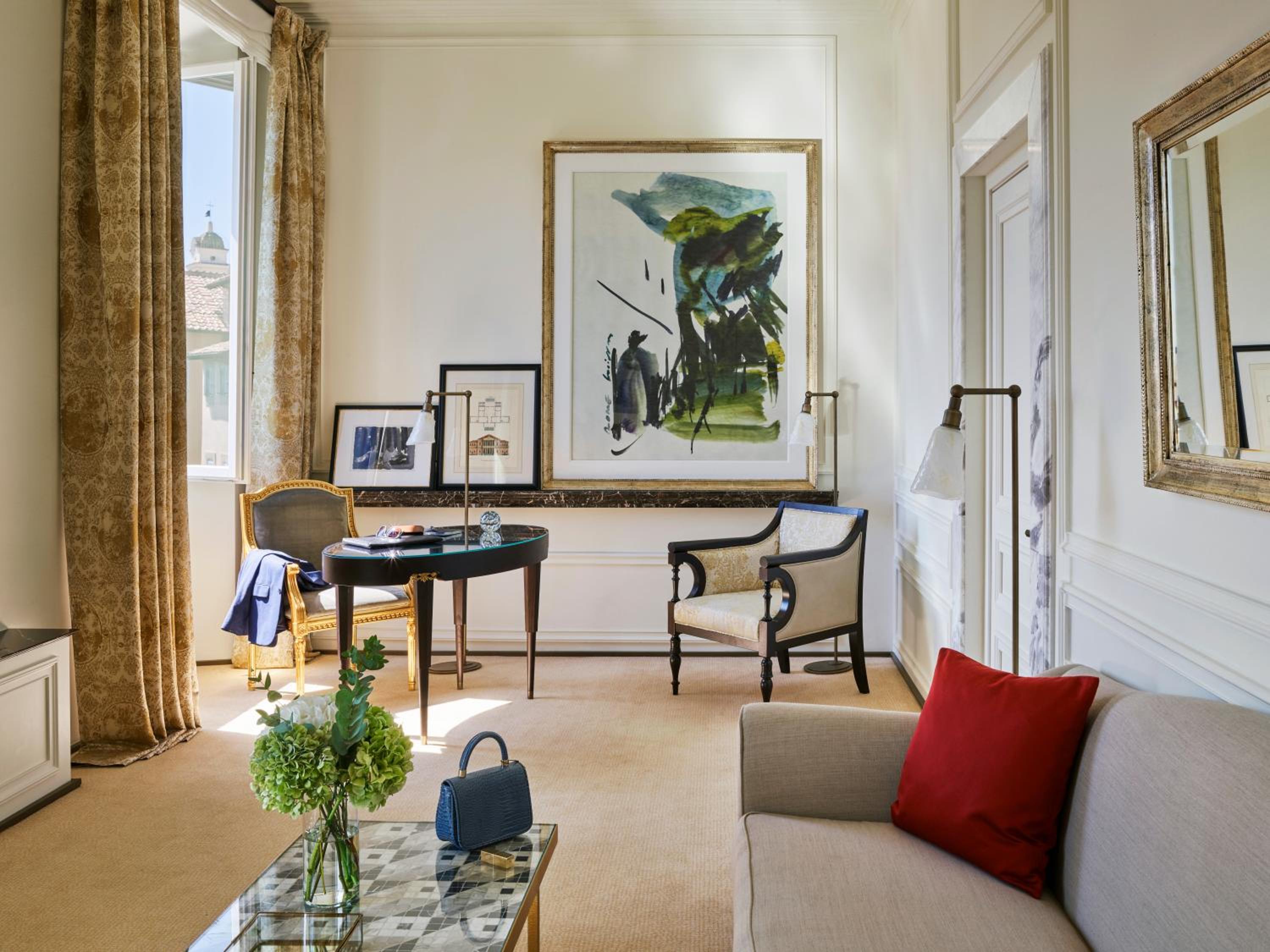 Superior King Suite photo 1