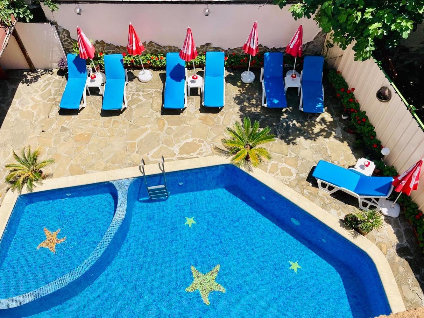 One-Bedroom Suite with Sea View (4 Adults) - Photo 3