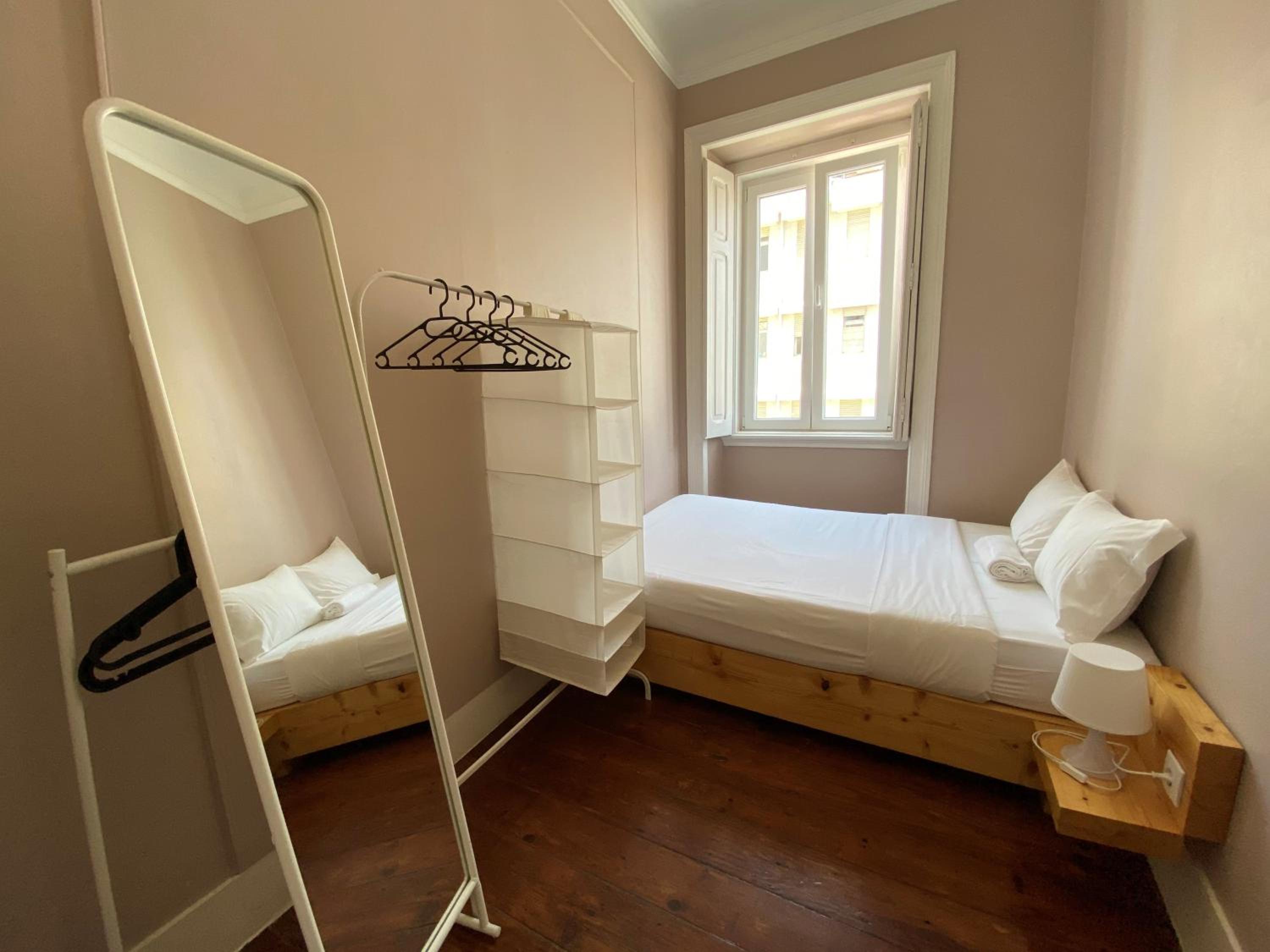 Single Room with Shared Bathroom photo 1