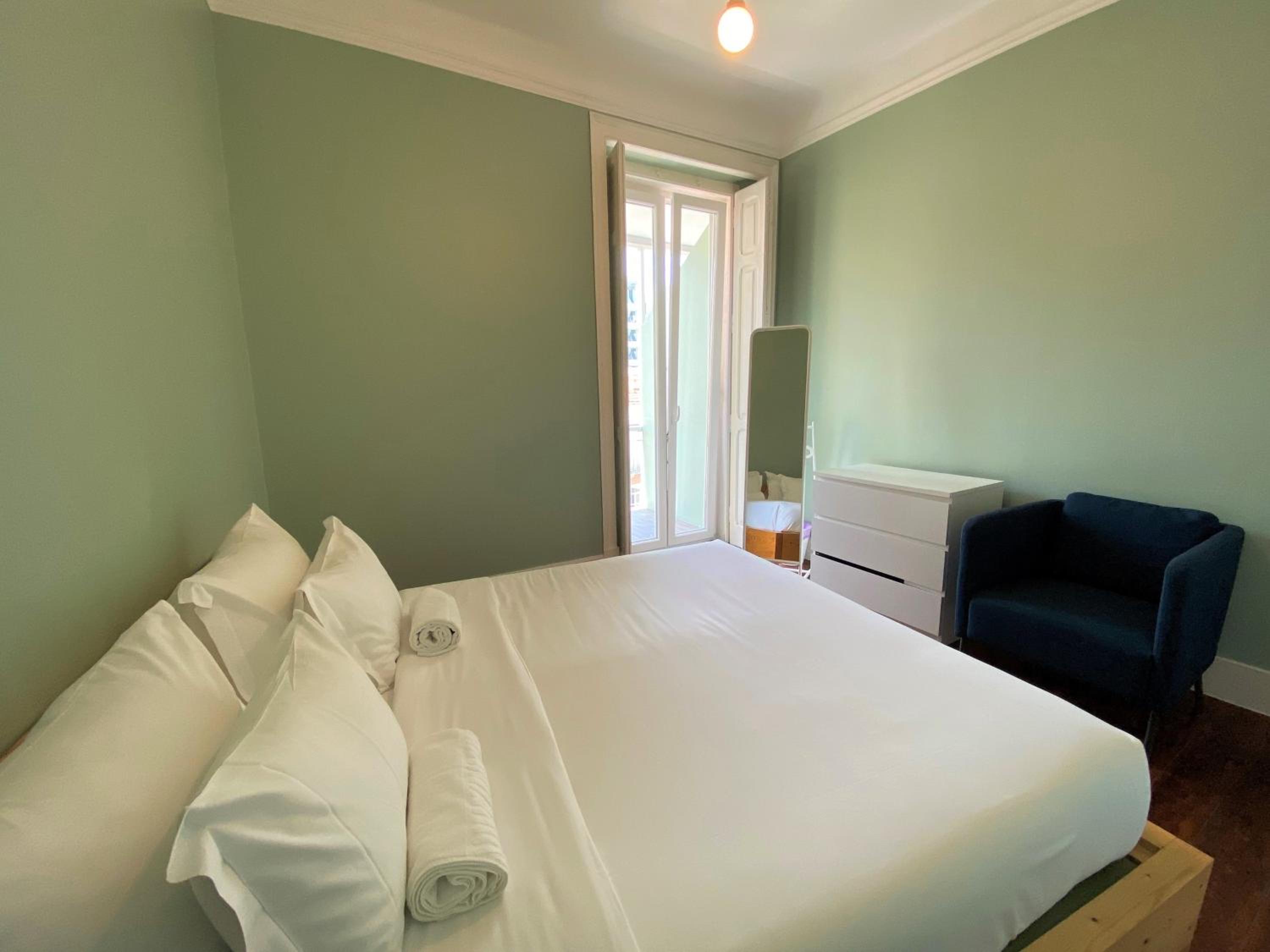 Double Room with Balcony and Shared Bathroom photo 3