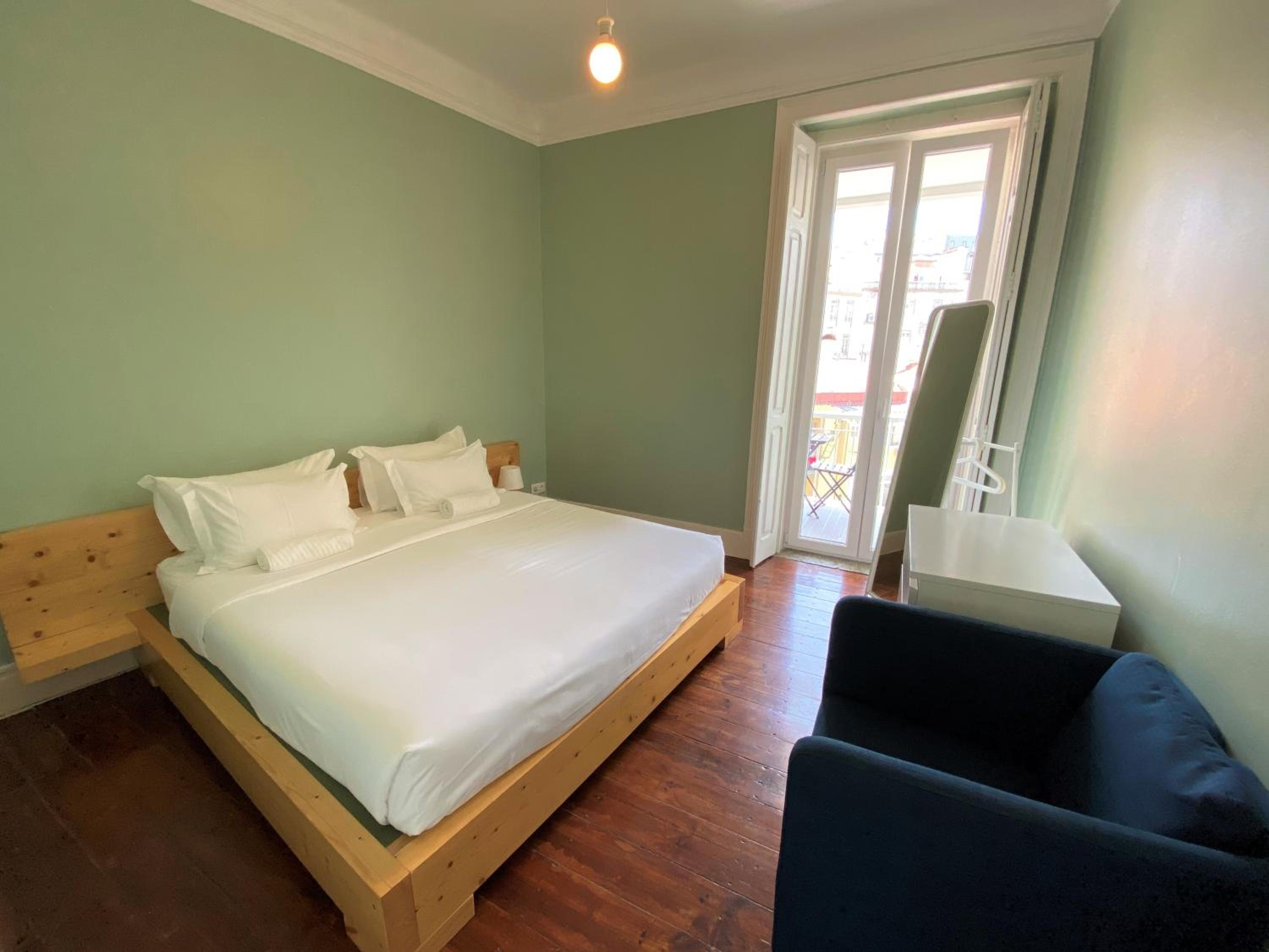 Double Room with Balcony and Shared Bathroom photo 1