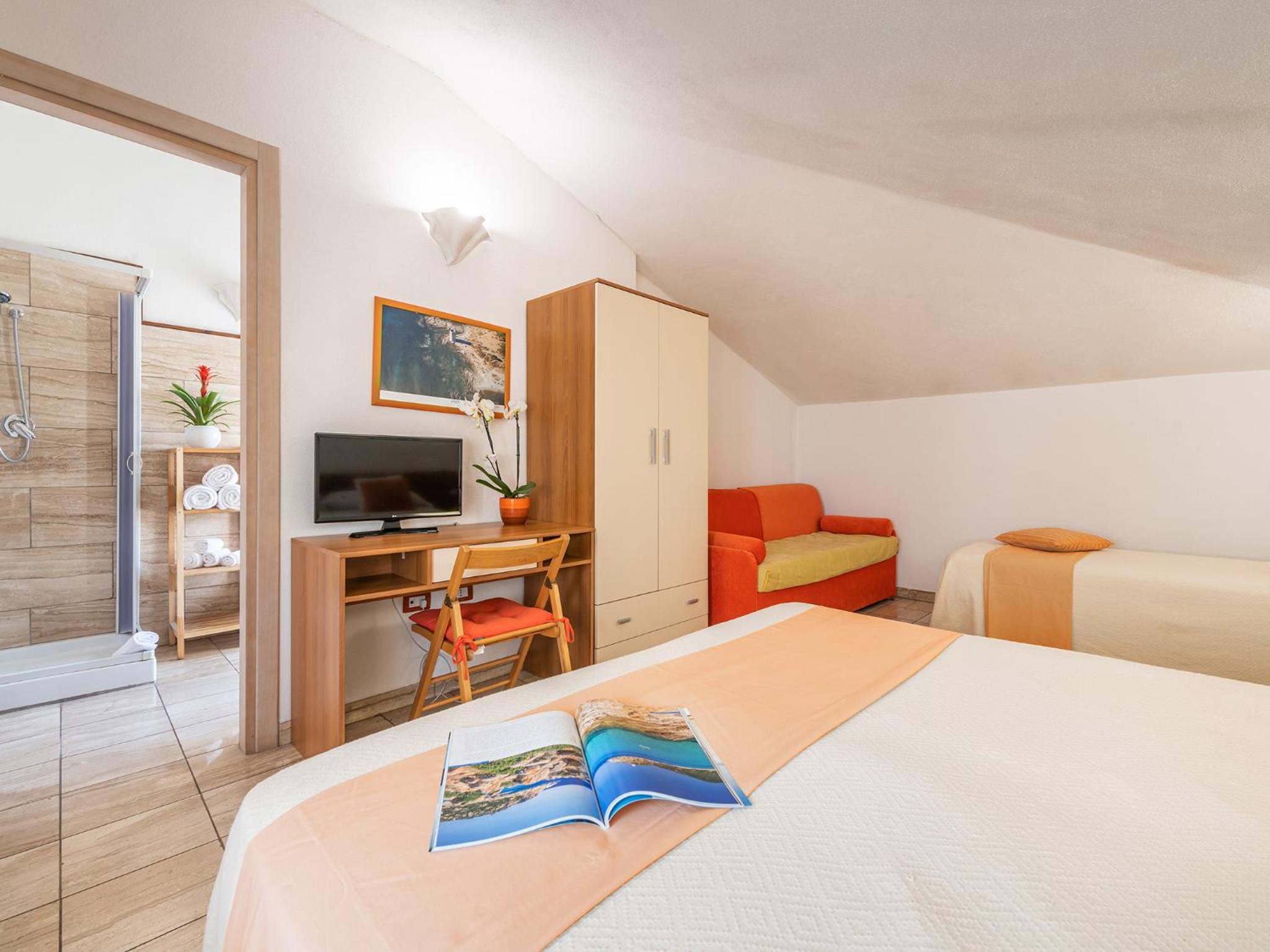 Triple Room - Photo 6