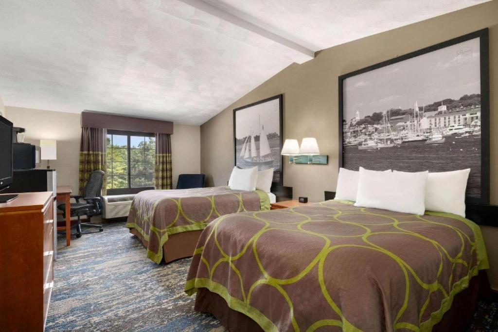 Deluxe Double Room with Two Double Beds - Non-Smoking - Photo 1
