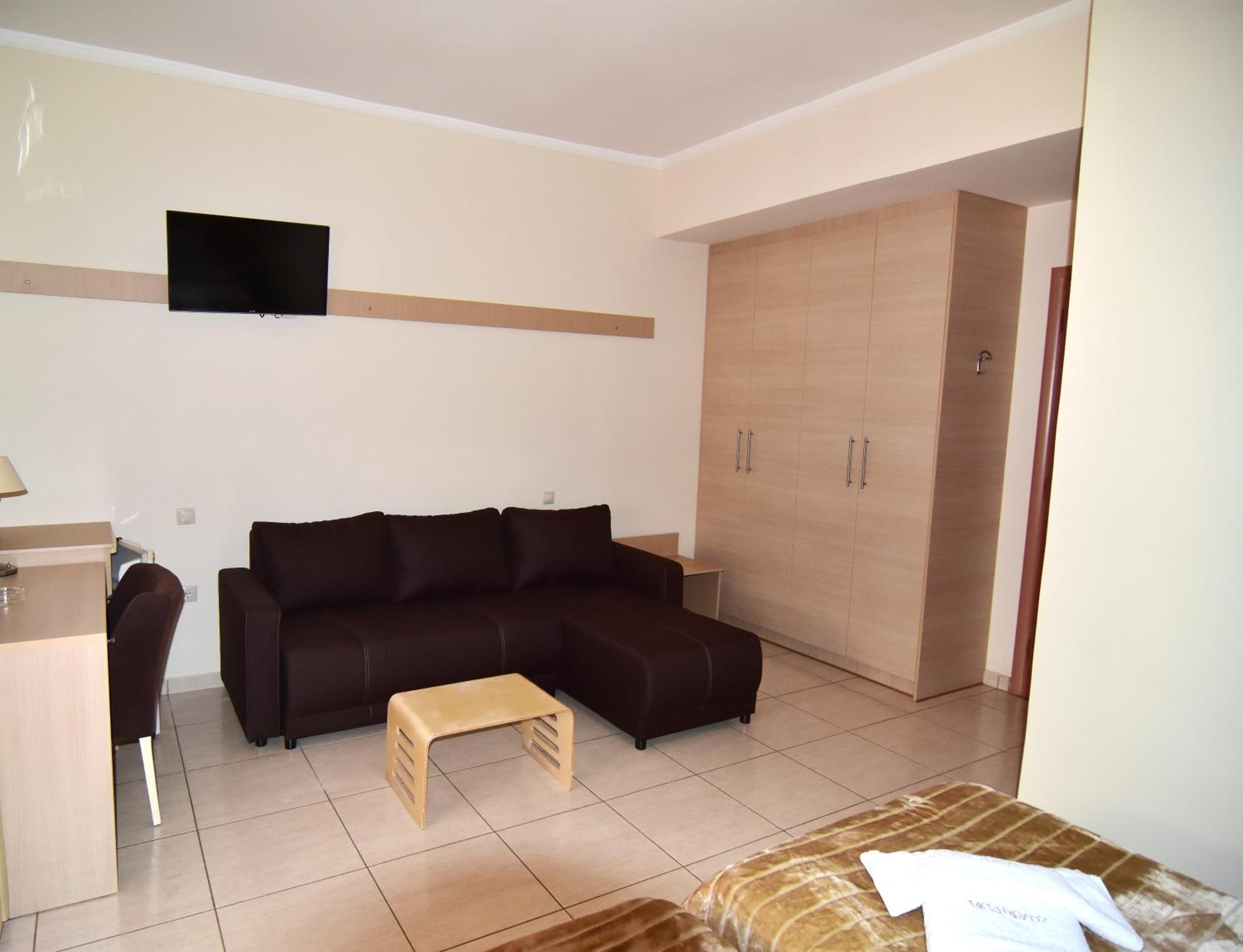 Triple Room - Photo 21