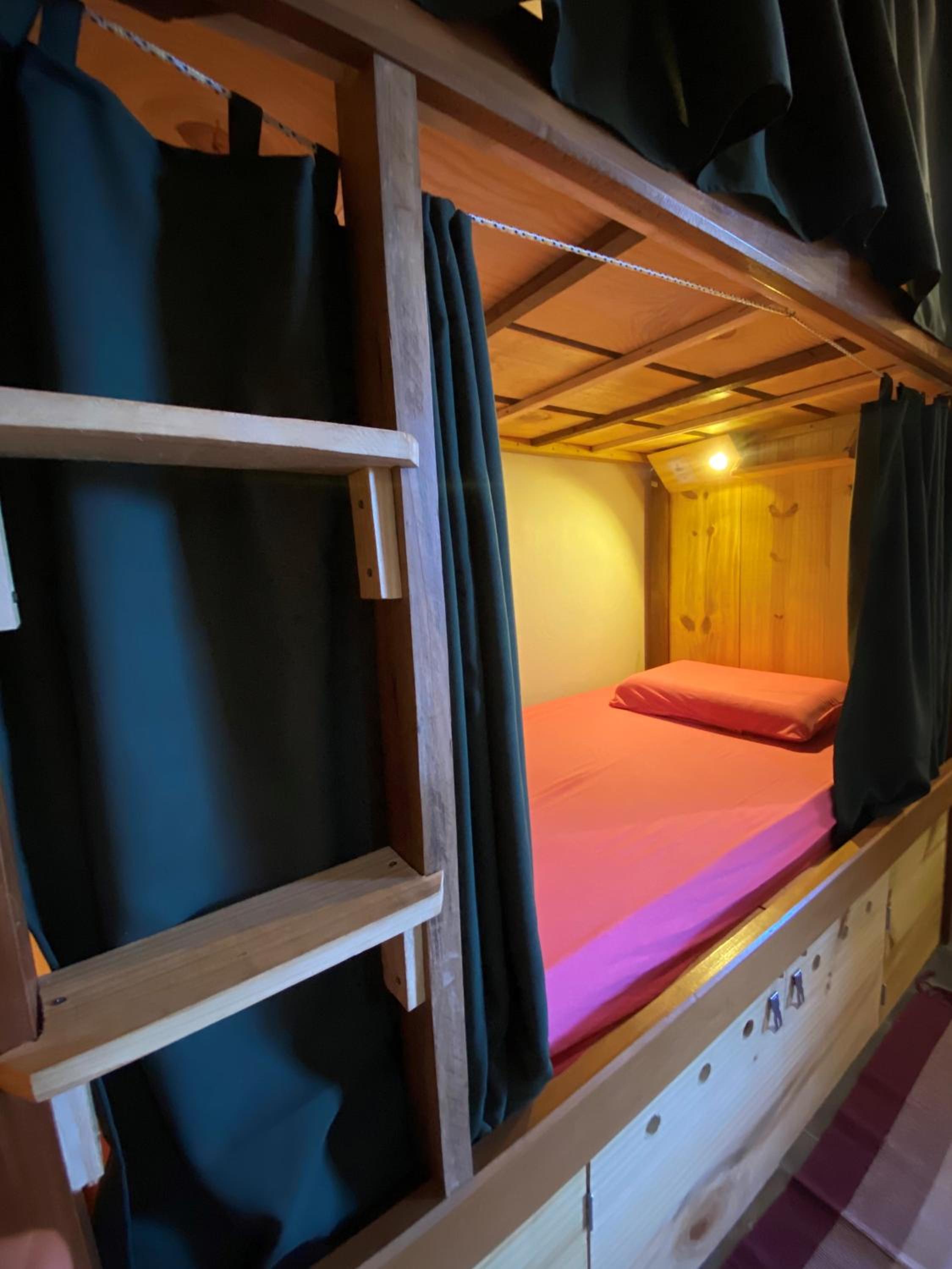 Bed in 8-Bed Mixed Dormitory Room photo 1