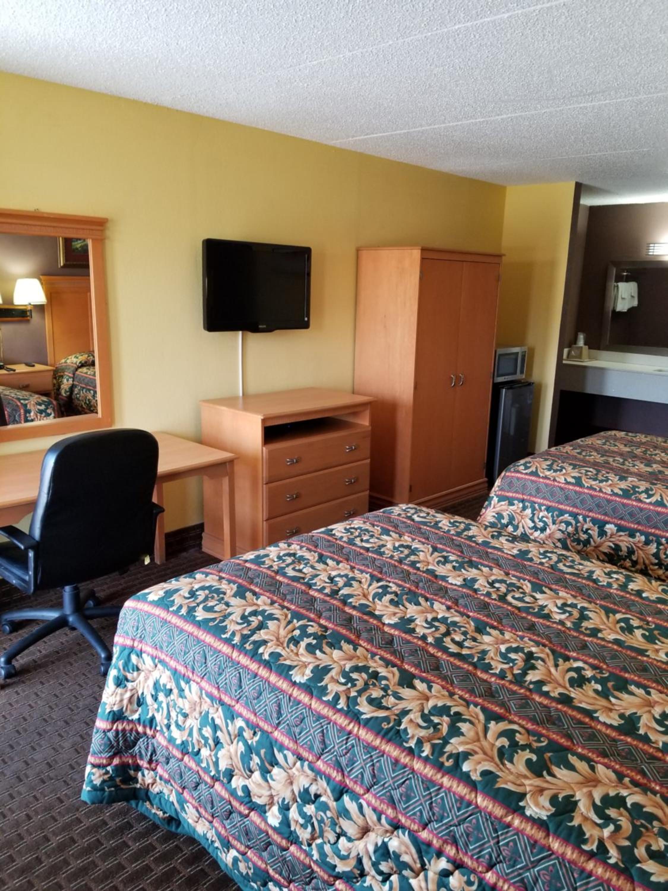Standard Room with Two Double Beds- Non Smoking photo 1
