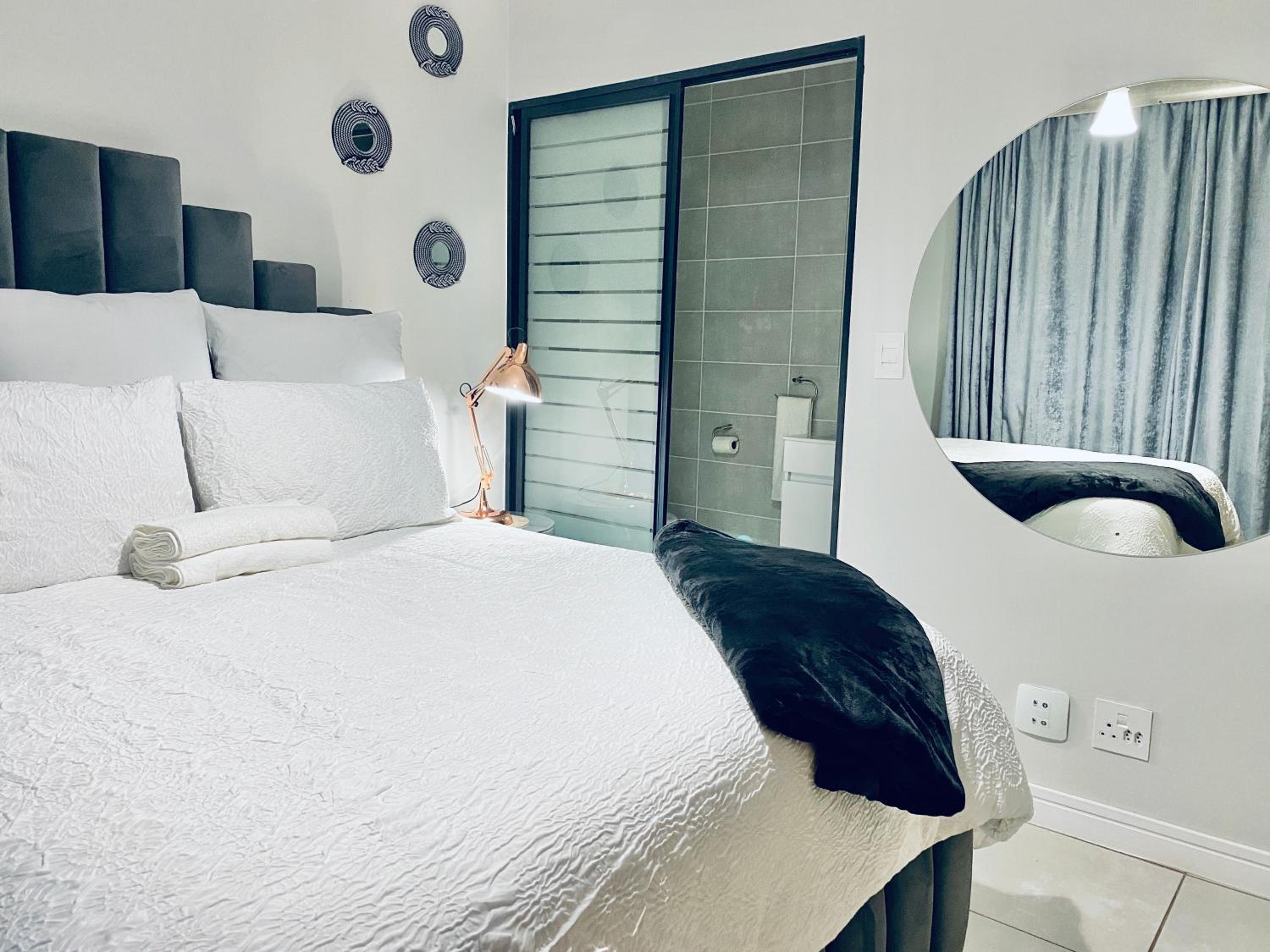 Two-Bedroom Apartment - Photo 9