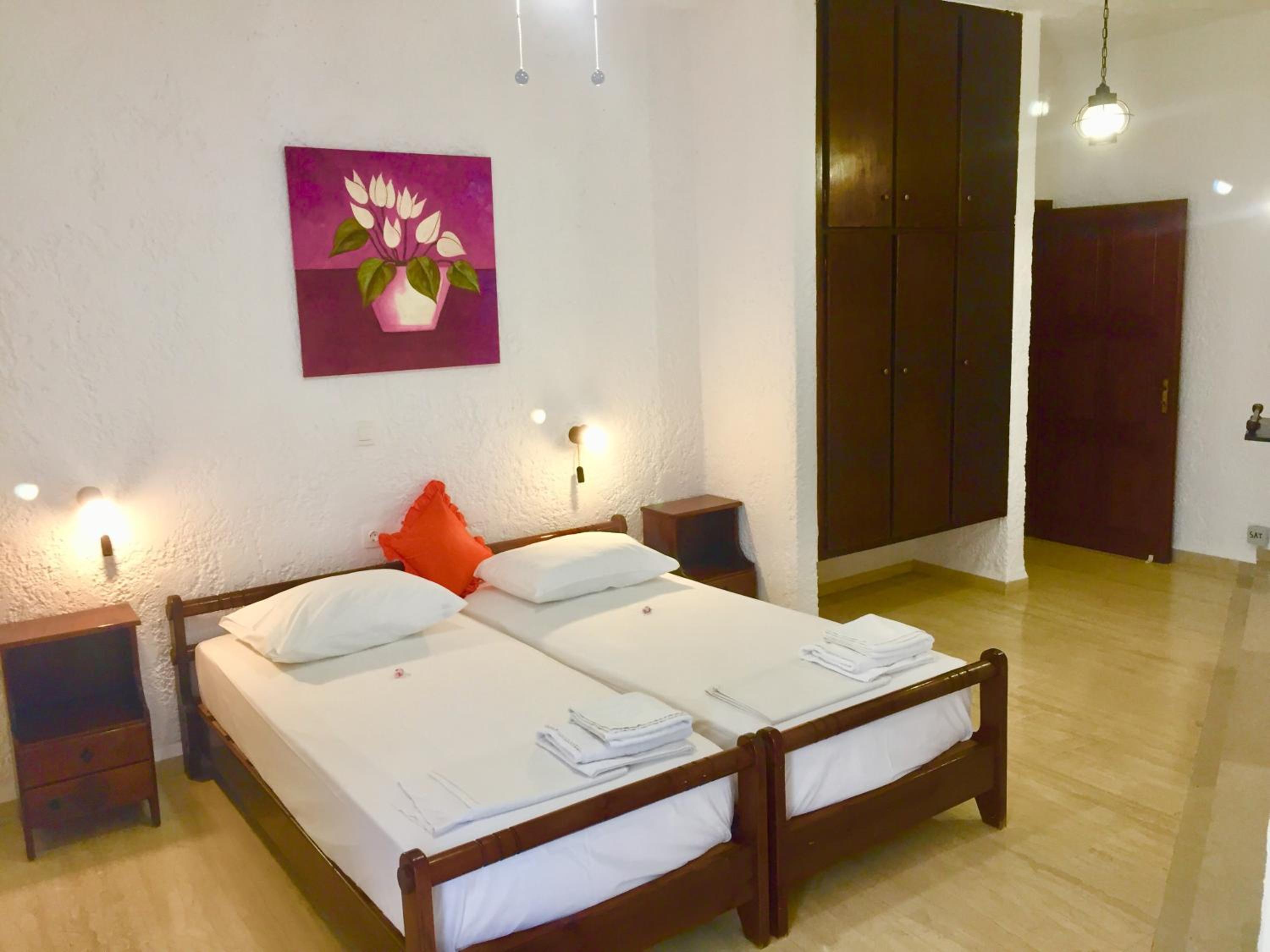 One-Bedroom Apartment (3 Adults)