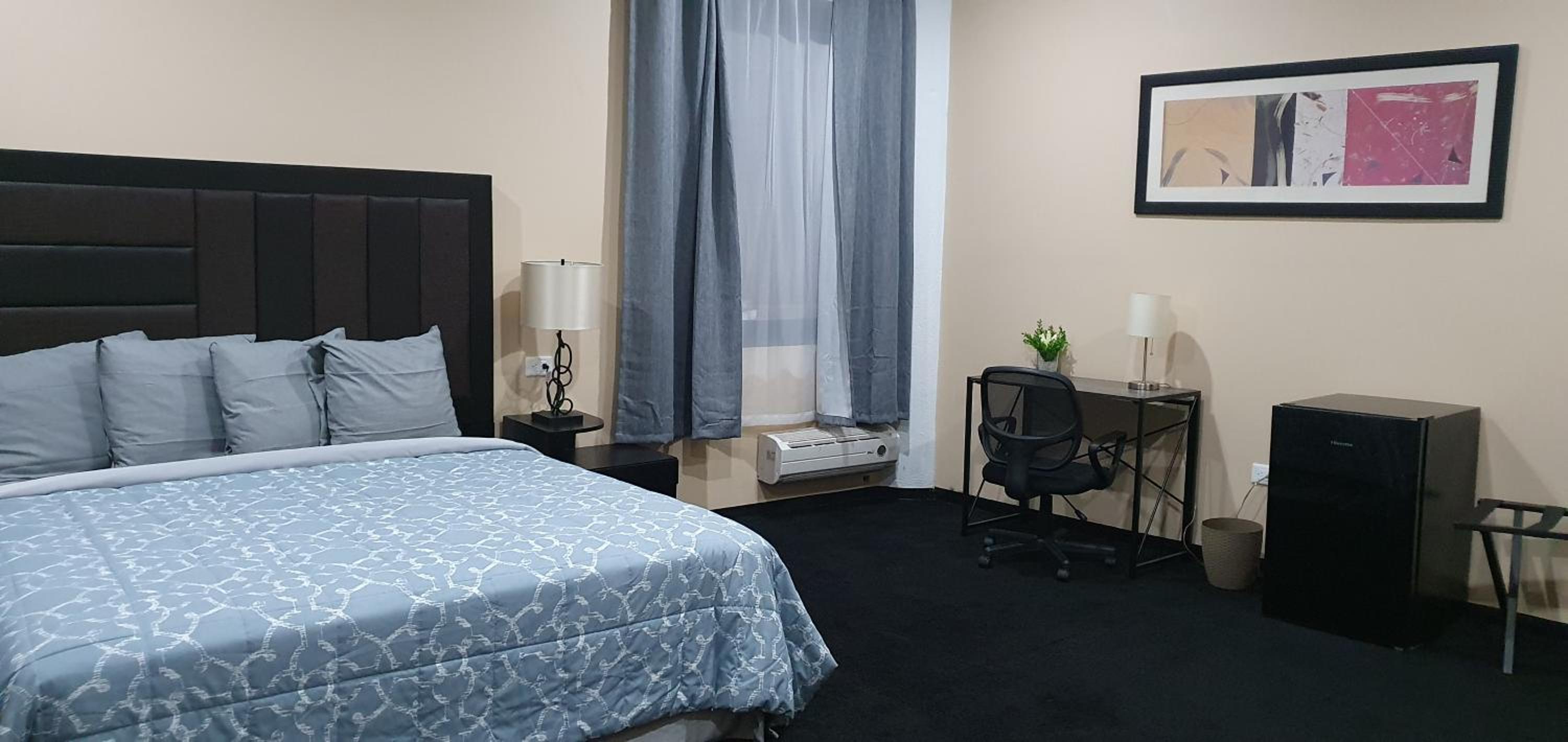 Standard Suite - Photo 2
