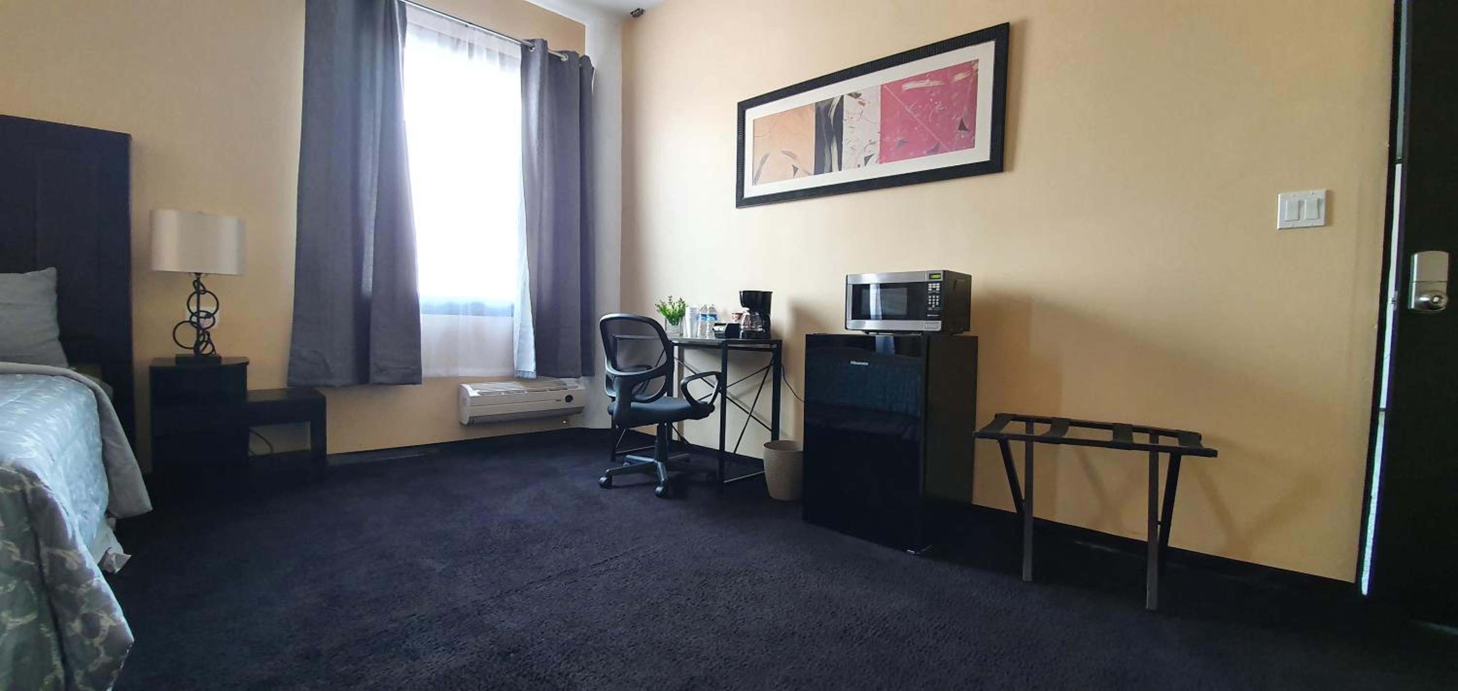 Standard Suite - Photo 3