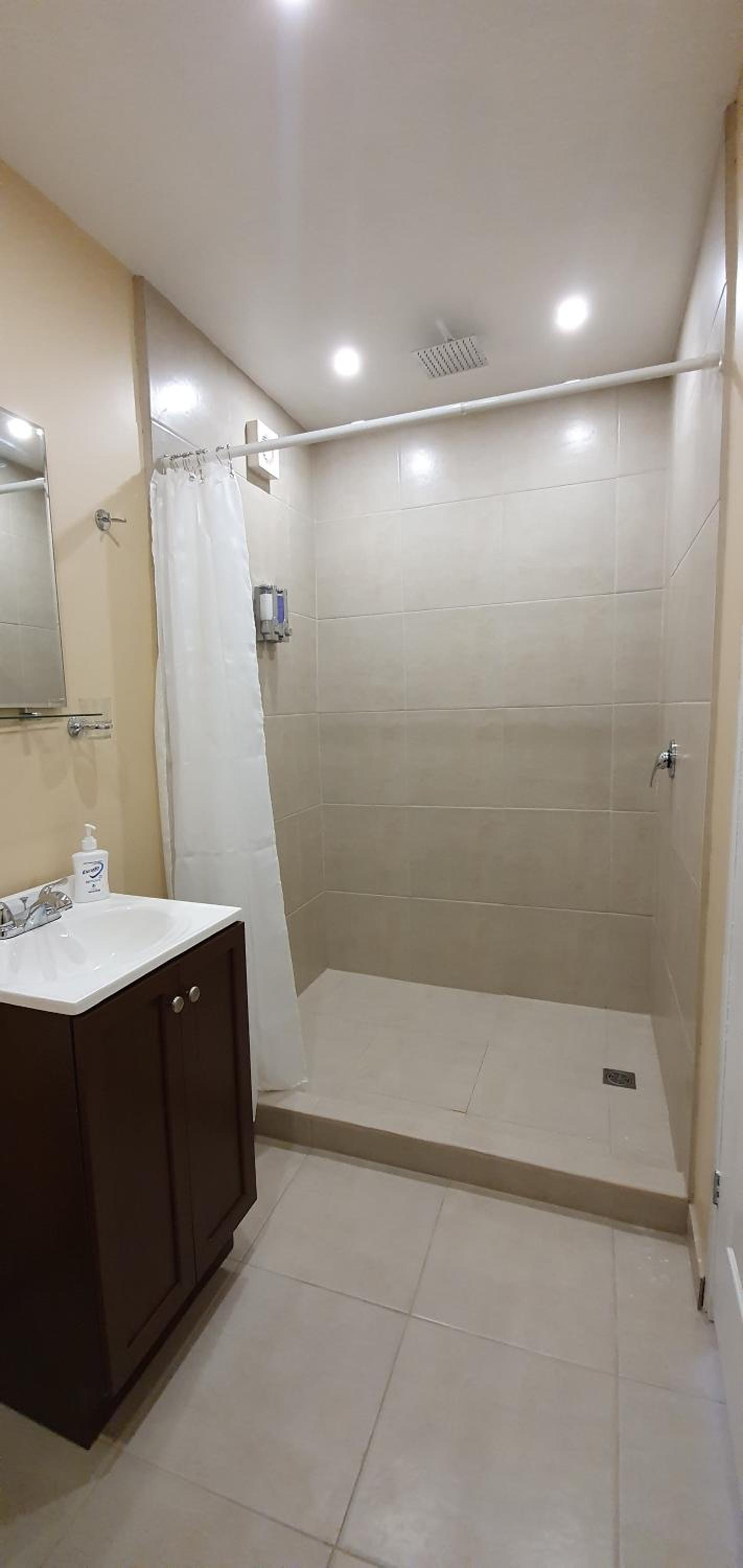 Queen Suite - Photo 5