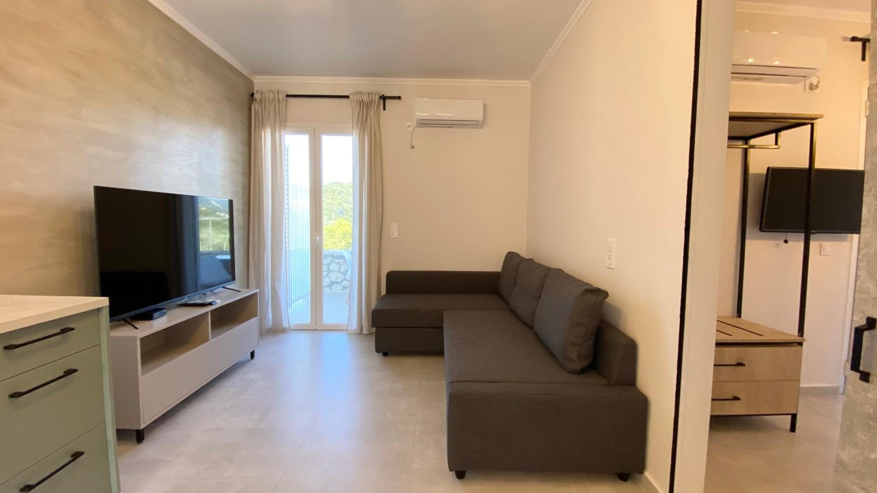 Deluxe Apartment photo 3