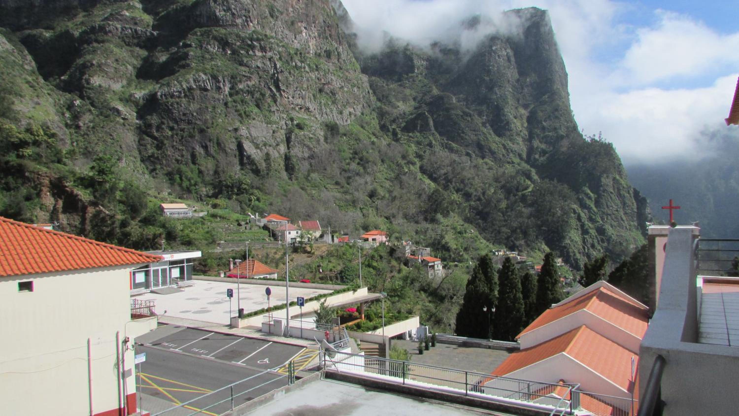 Apartment with Mountain View - Photo 54