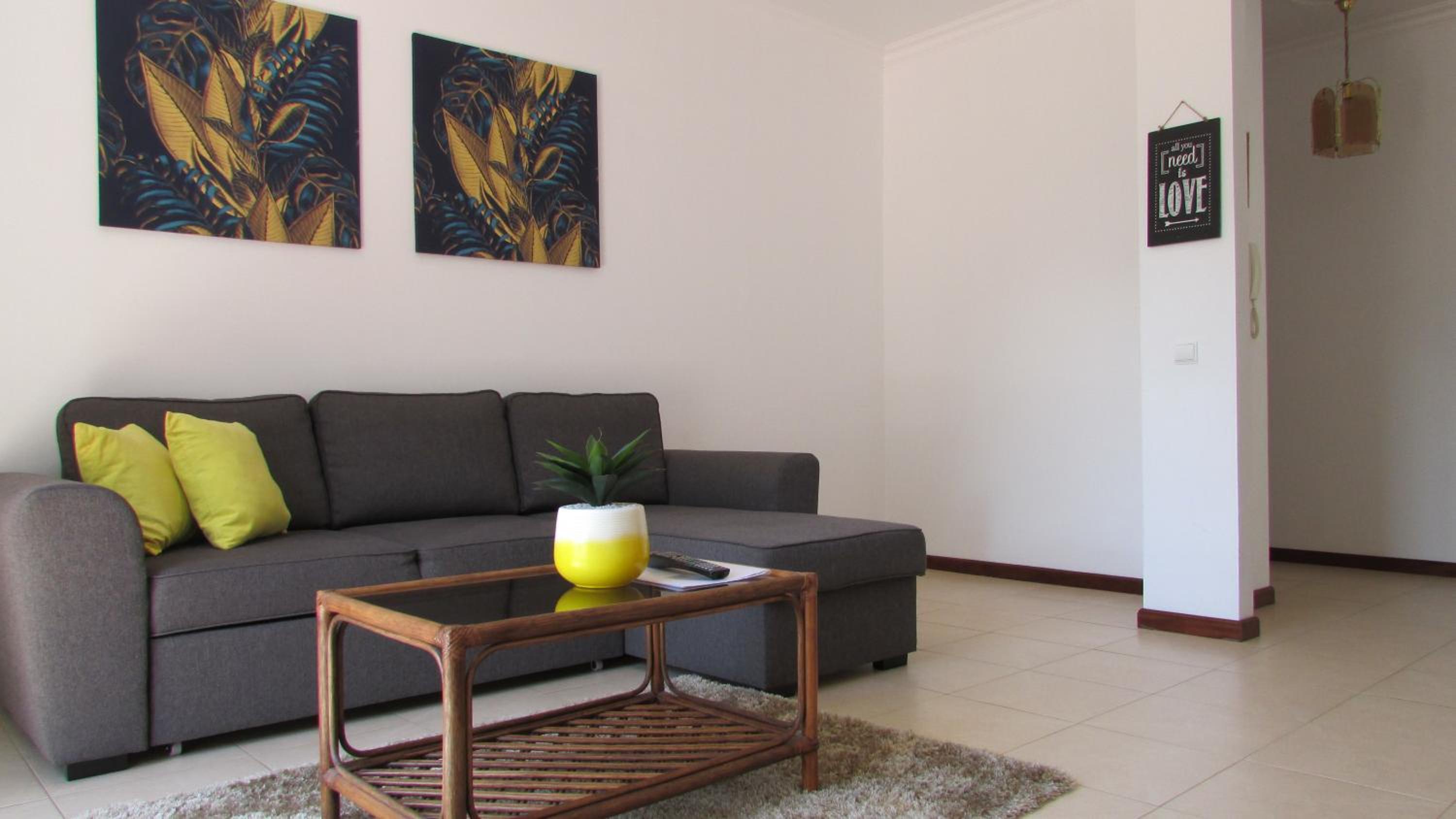 Apartment with Mountain View - Photo 28