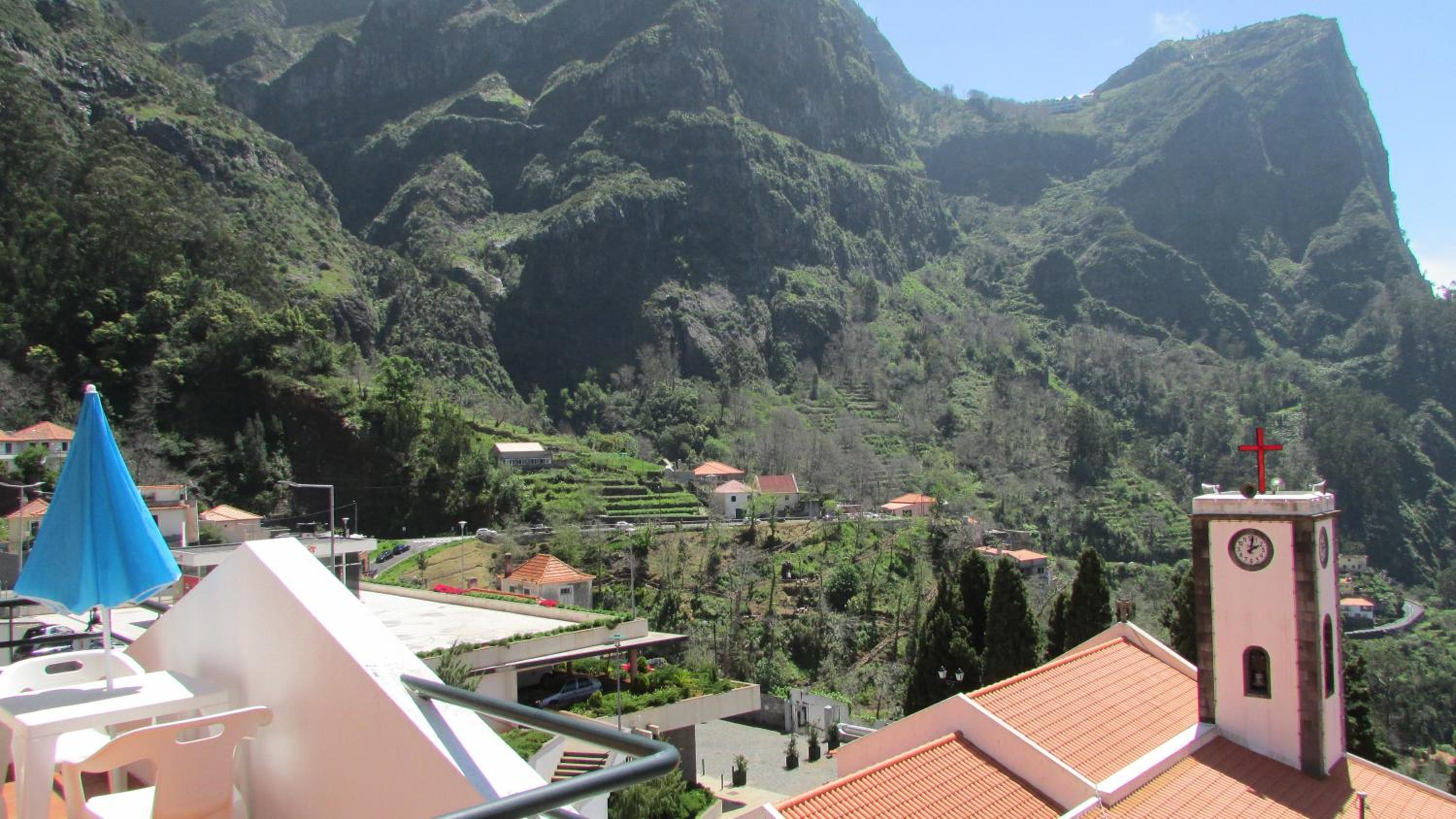 Apartment with Mountain View - Photo 38