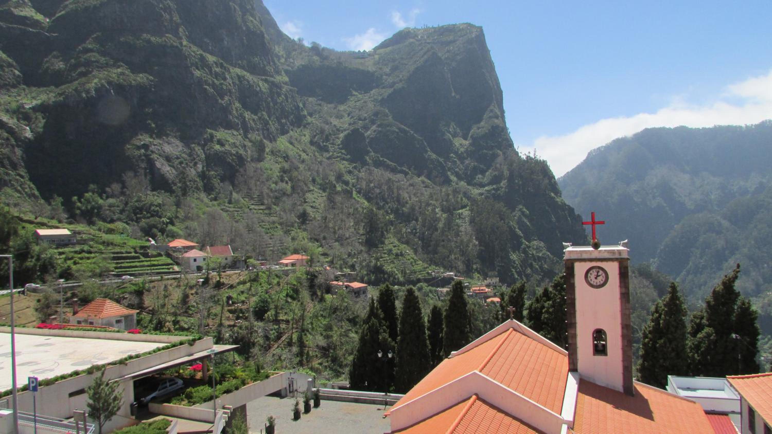 Apartment with Mountain View - Photo 25