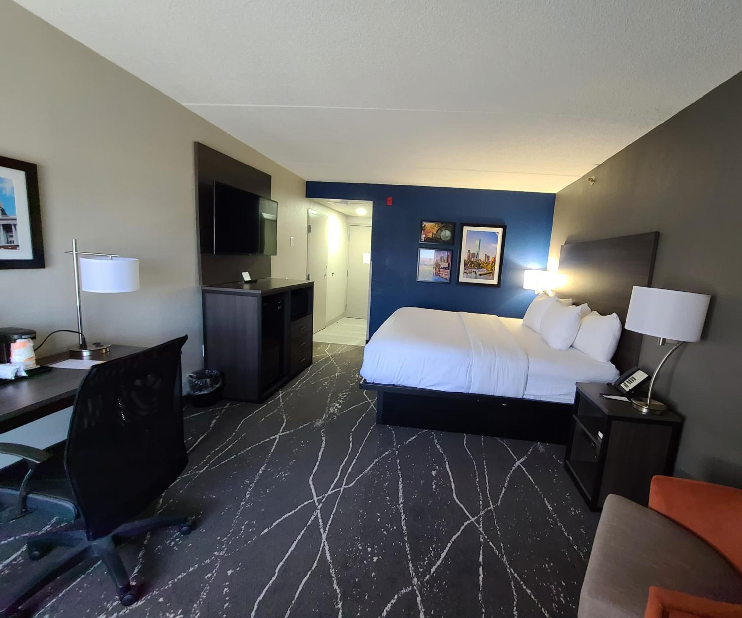 Standard King Room - Non Smoking - Photo 2