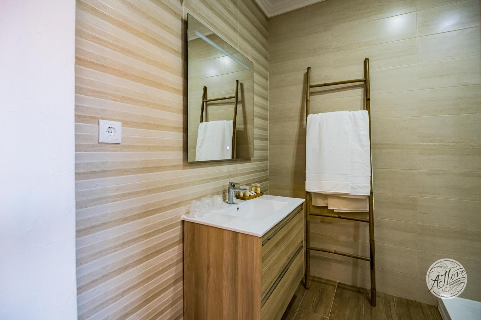 Deluxe Double or Twin Room photo 2