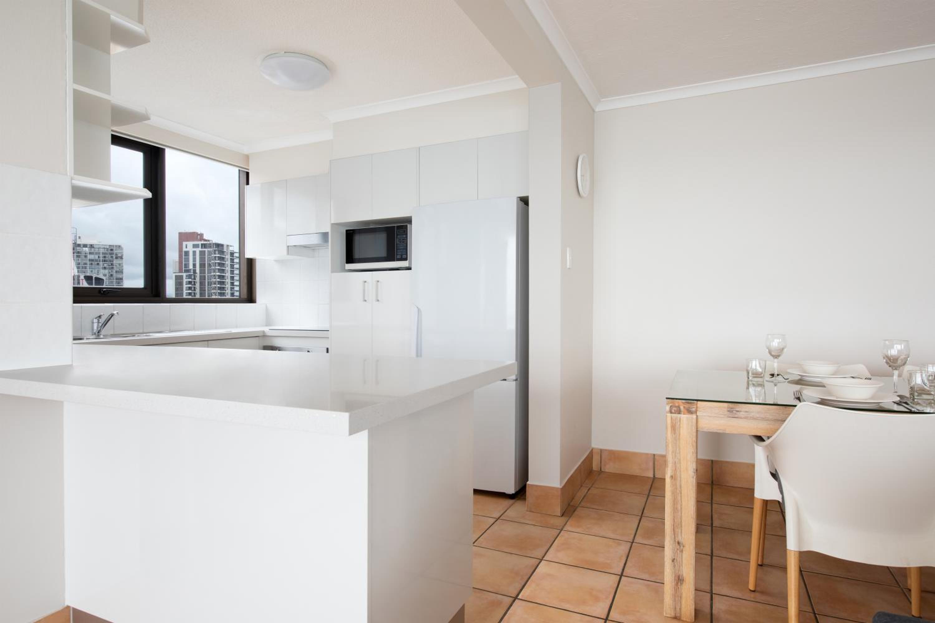 Two-Bedroom Apartment with Ocean View - Photo 5