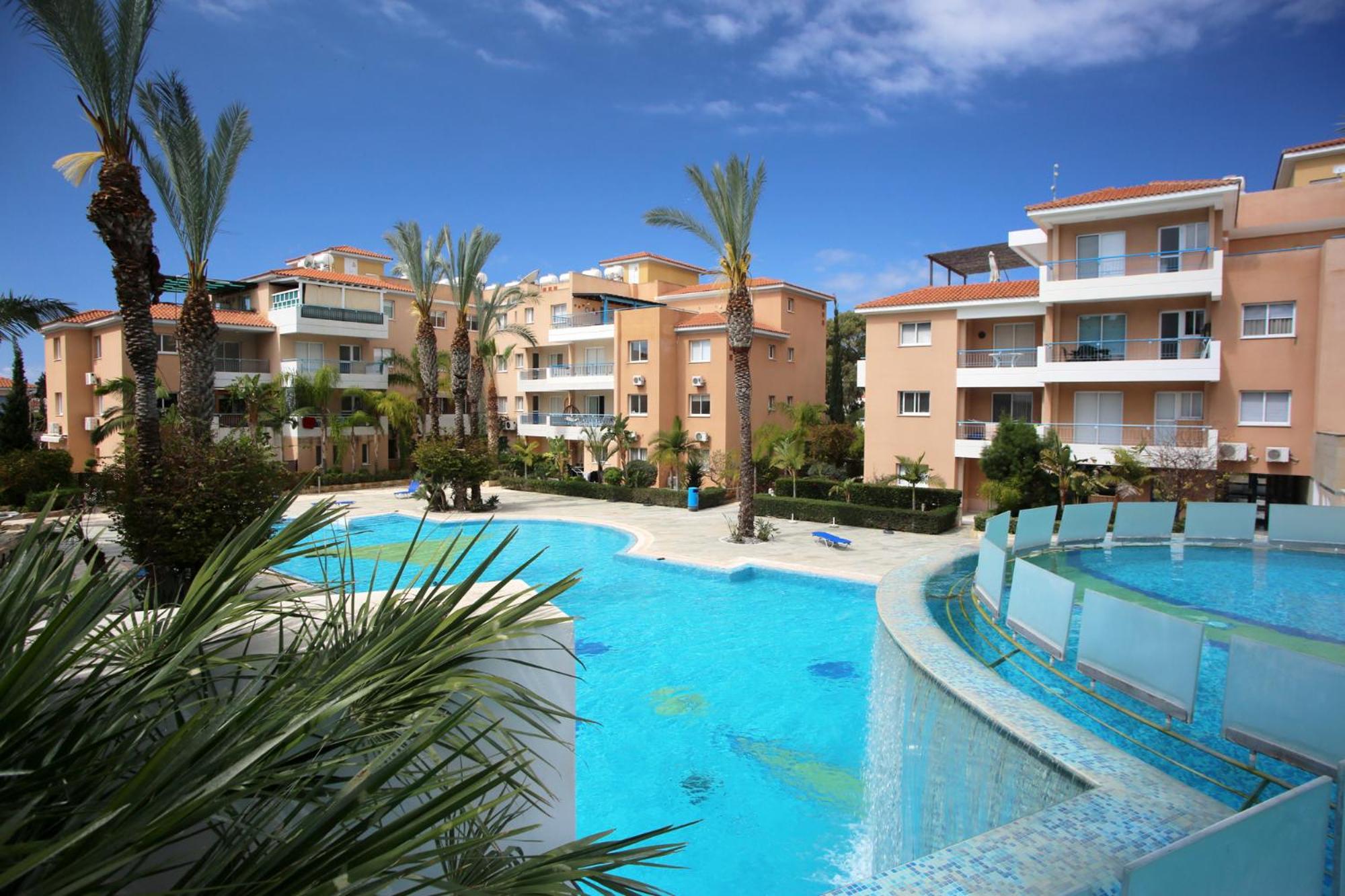 Apartment with Balcony photo 1