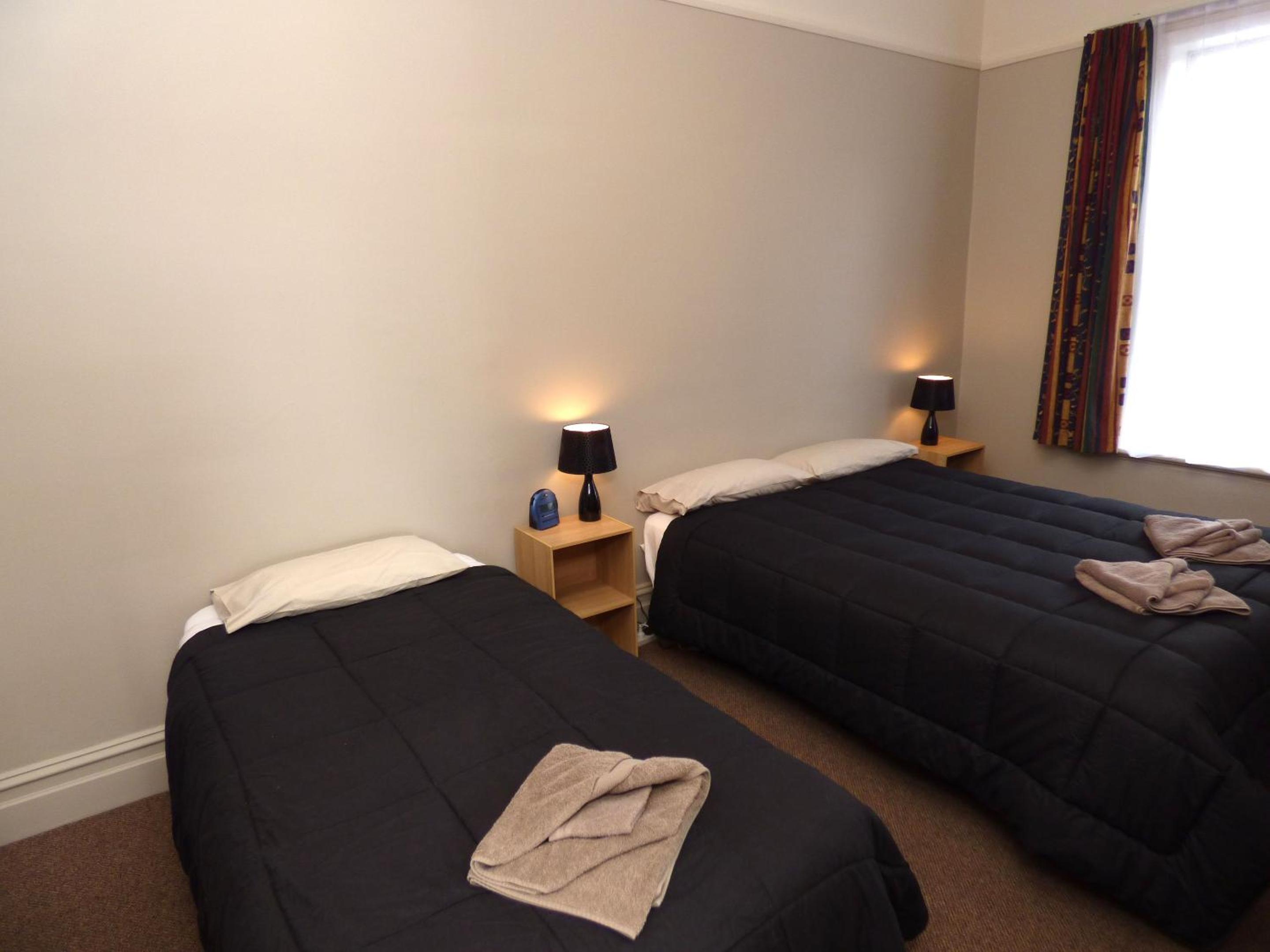 One-Bedroom Apartment (sleeps 5) photo 2