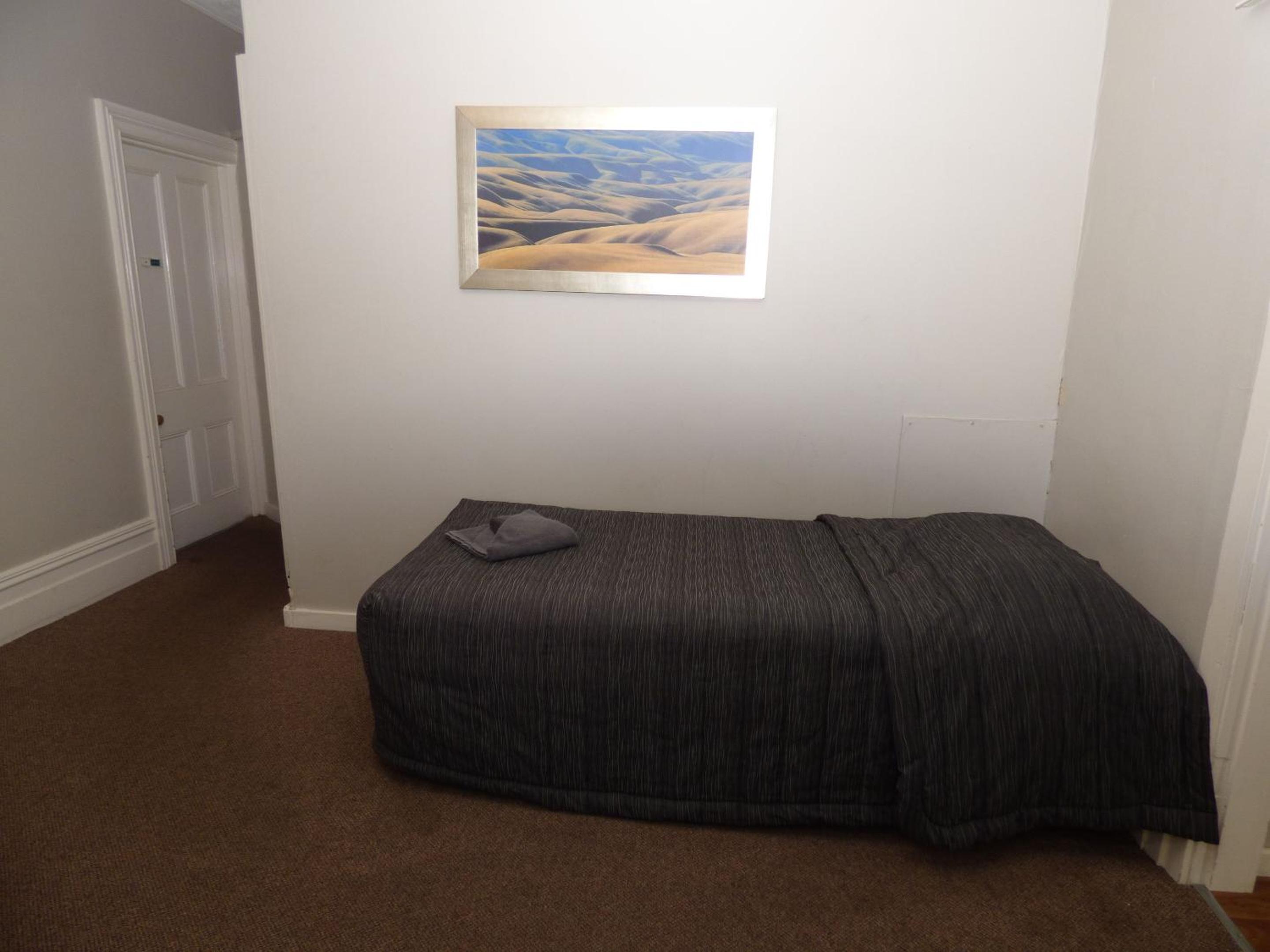 Large One-Bedroom Apartment photo 2