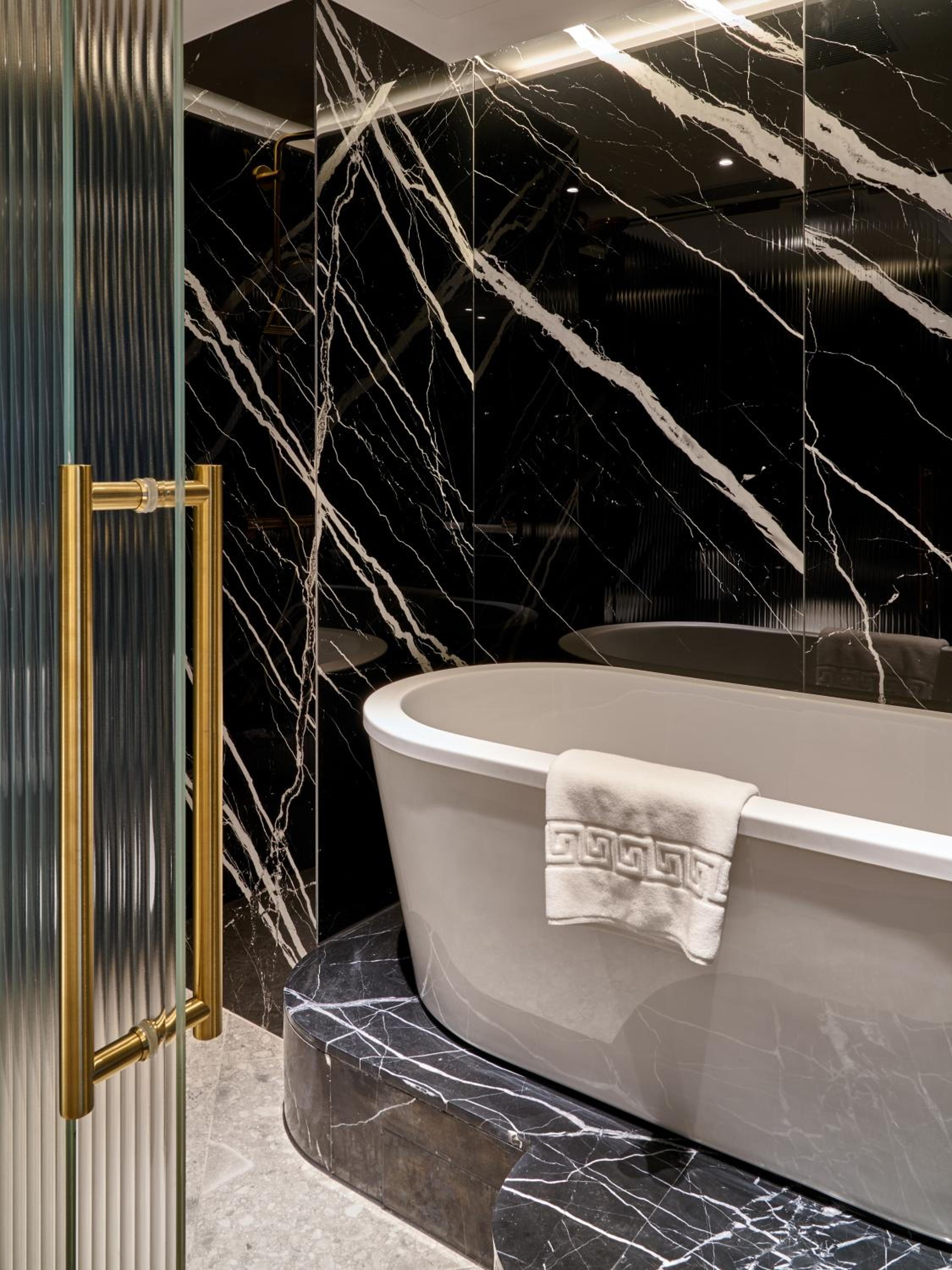 Sea Deluxe Suite