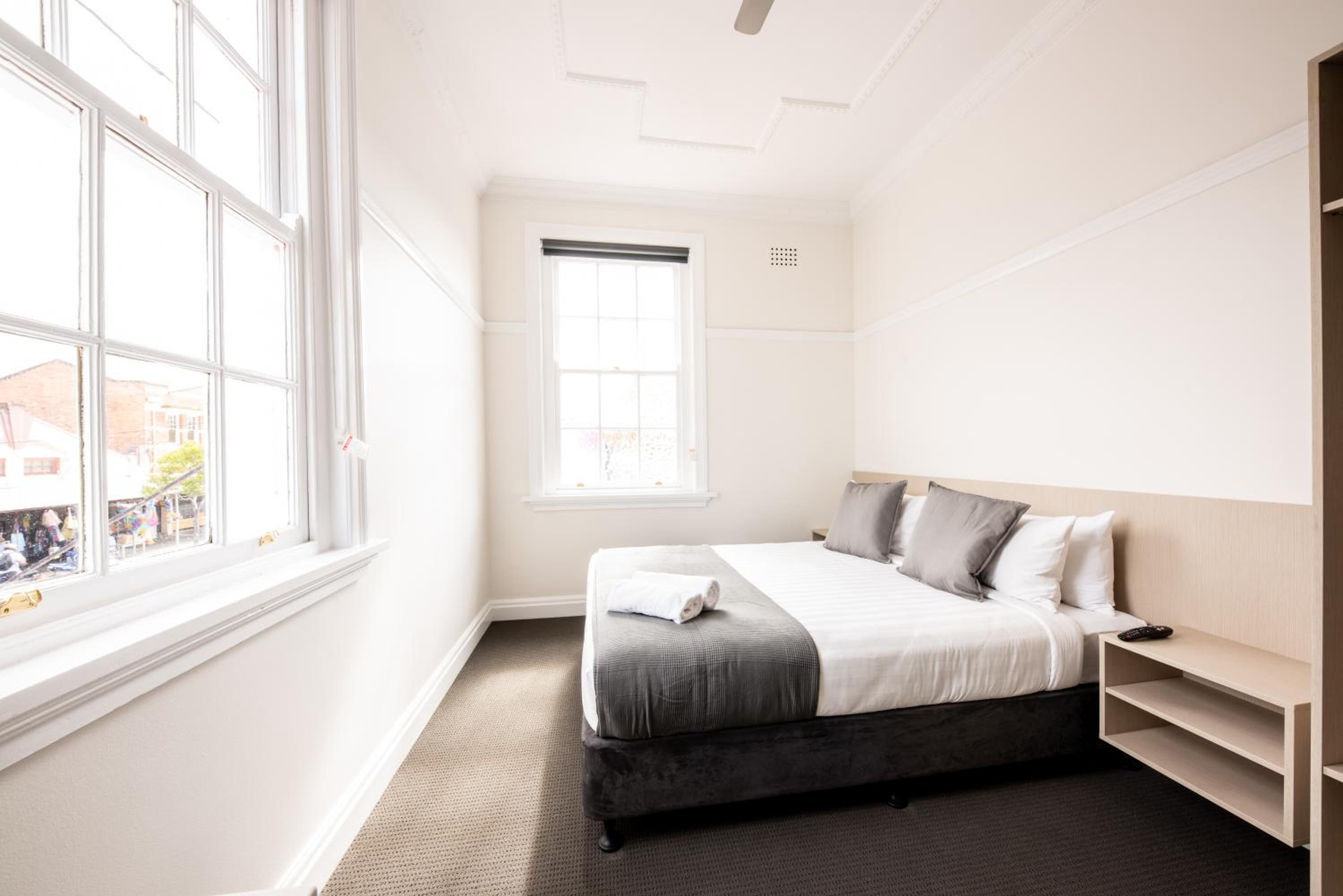 Deluxe Queen Room - Photo 1
