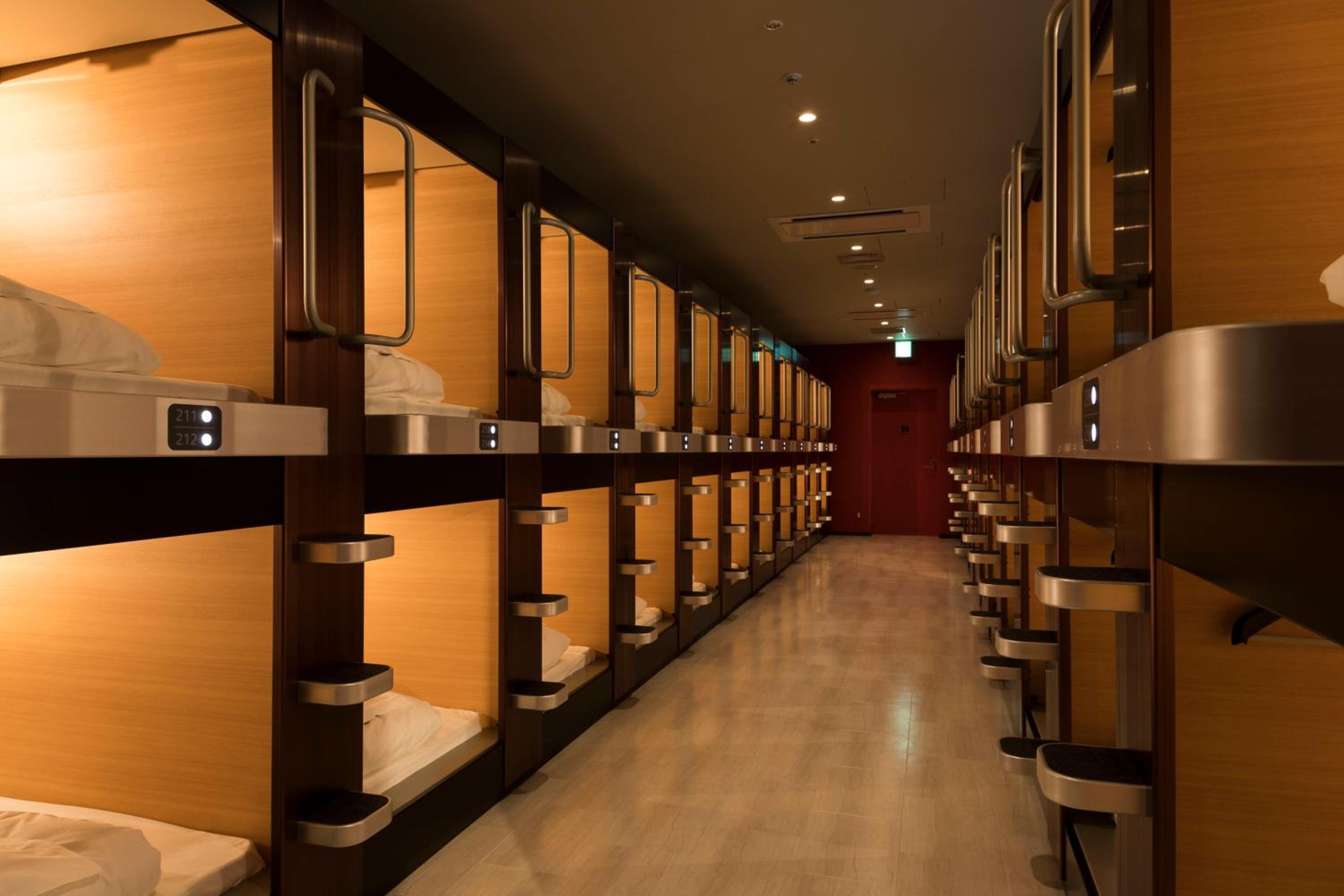 [Female Only] Superior Capsule Room - Check in after 7PM - 12-hour use only