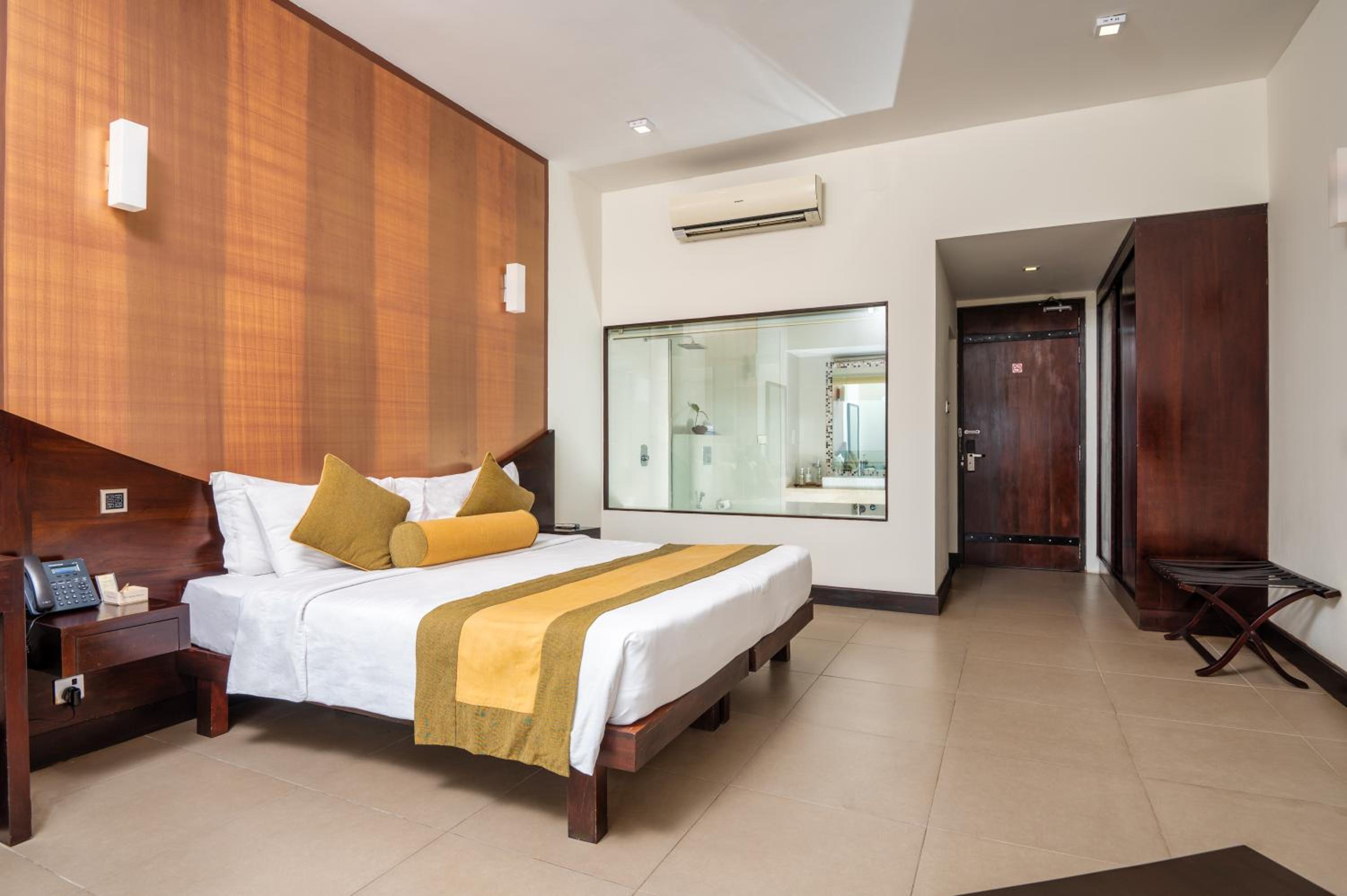 Deluxe Double Room with Sea View photo 3