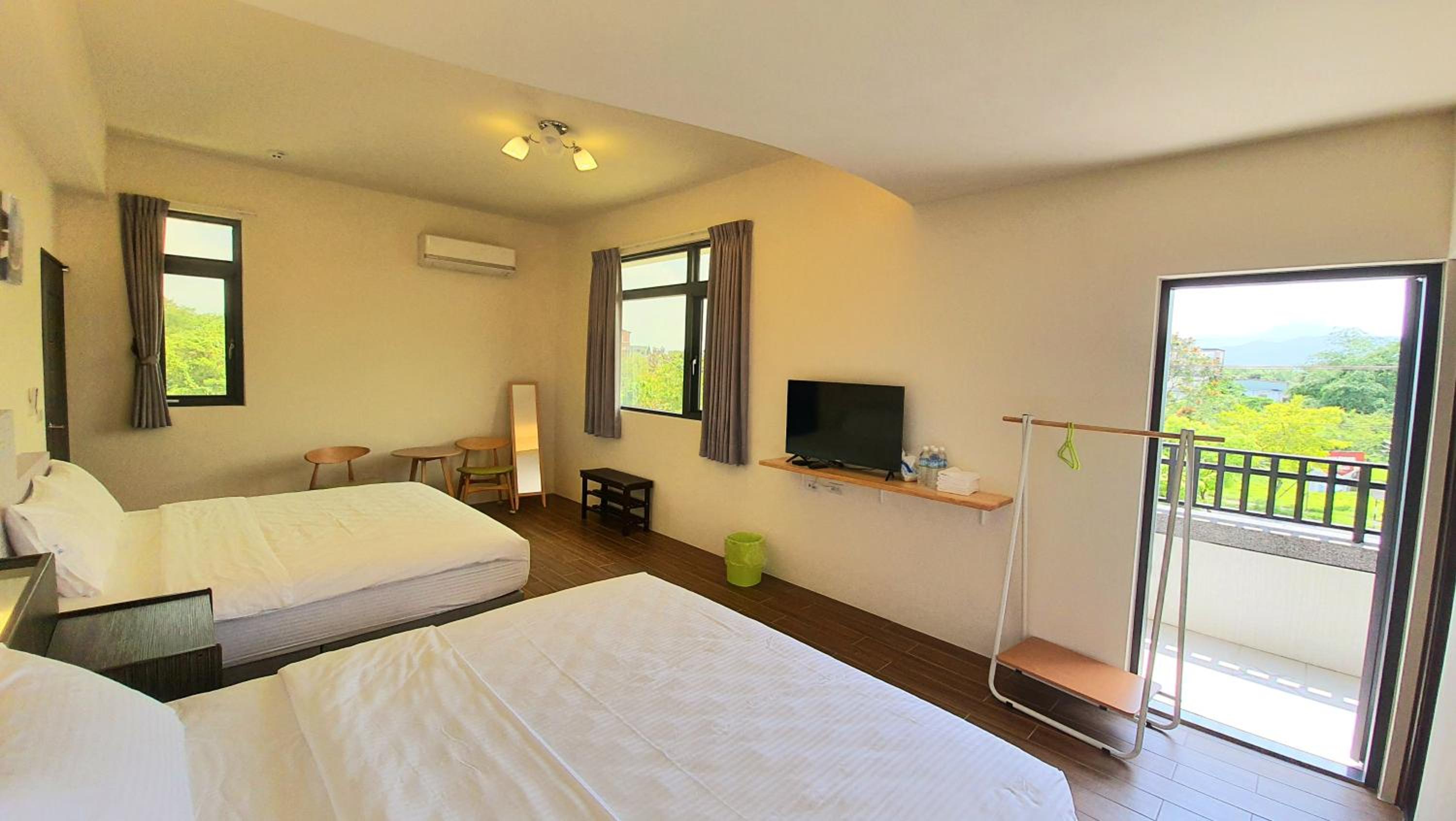 Superior Queen Room with Two Queen Beds photo 2
