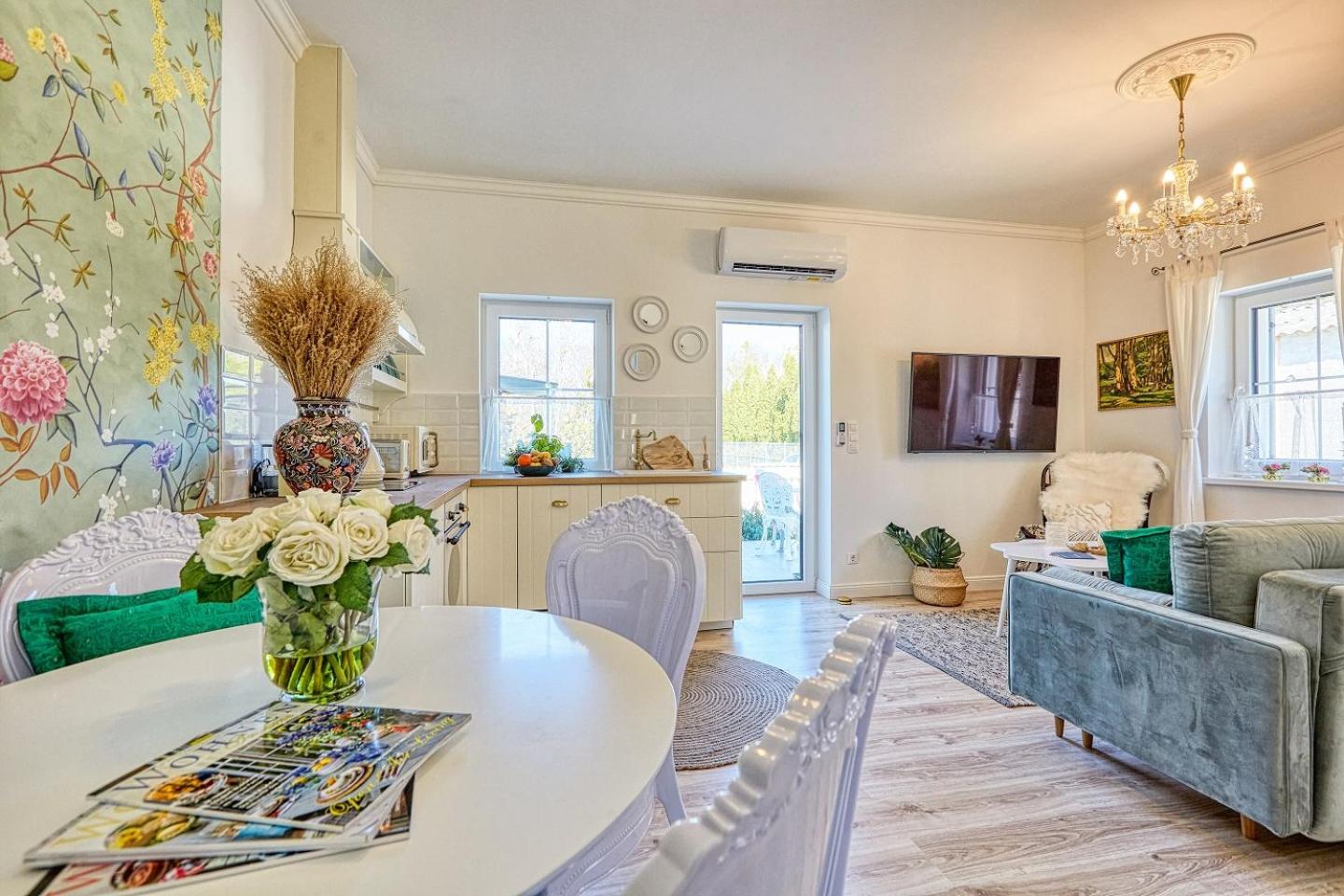 Apartment with Terrace - Photo 41
